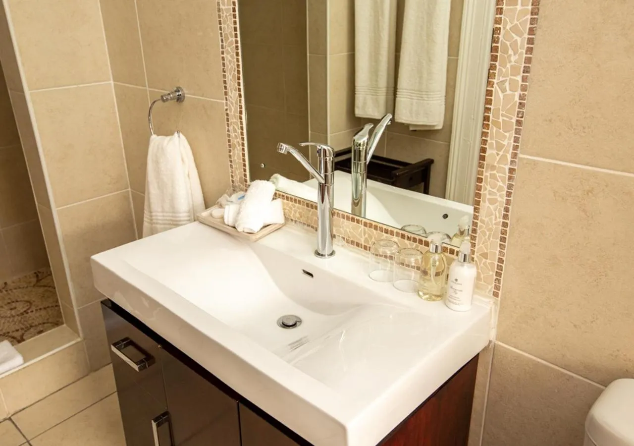 Shower in Hotel du Vin Franschhoek