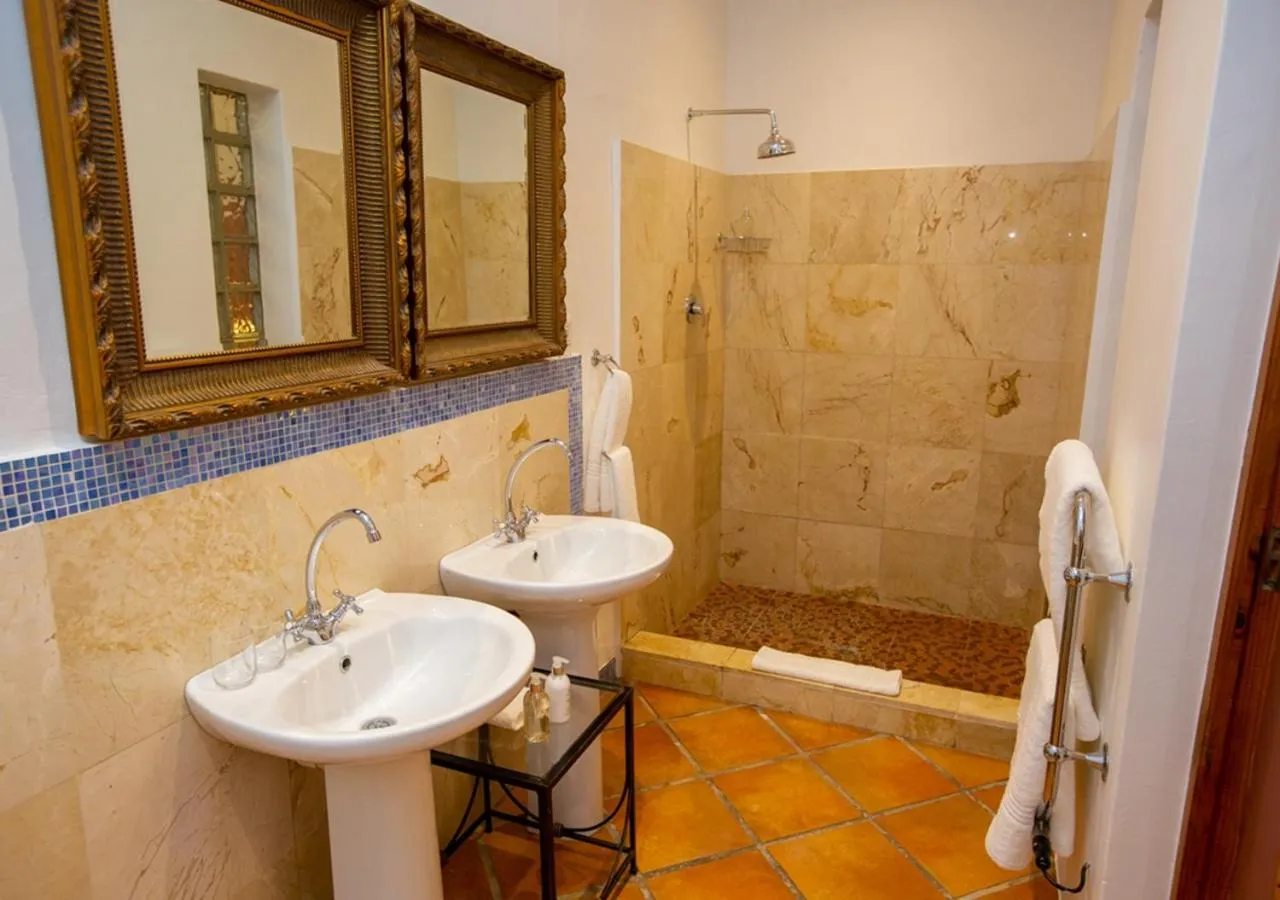 Shower in Hotel du Vin Franschhoek