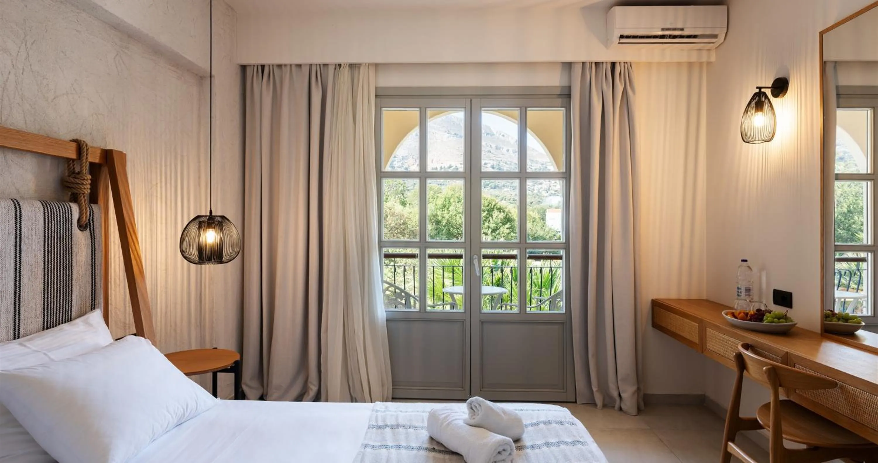 Bed in Pedi Beach Hotel