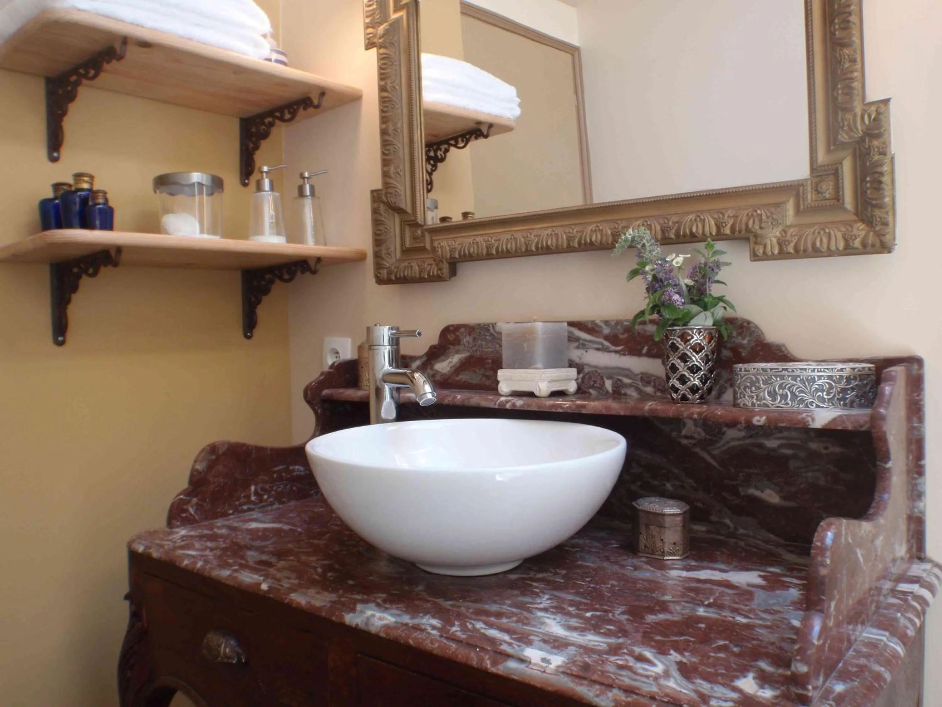 Bathroom in Demeure d'Hôtes L'Hermitage