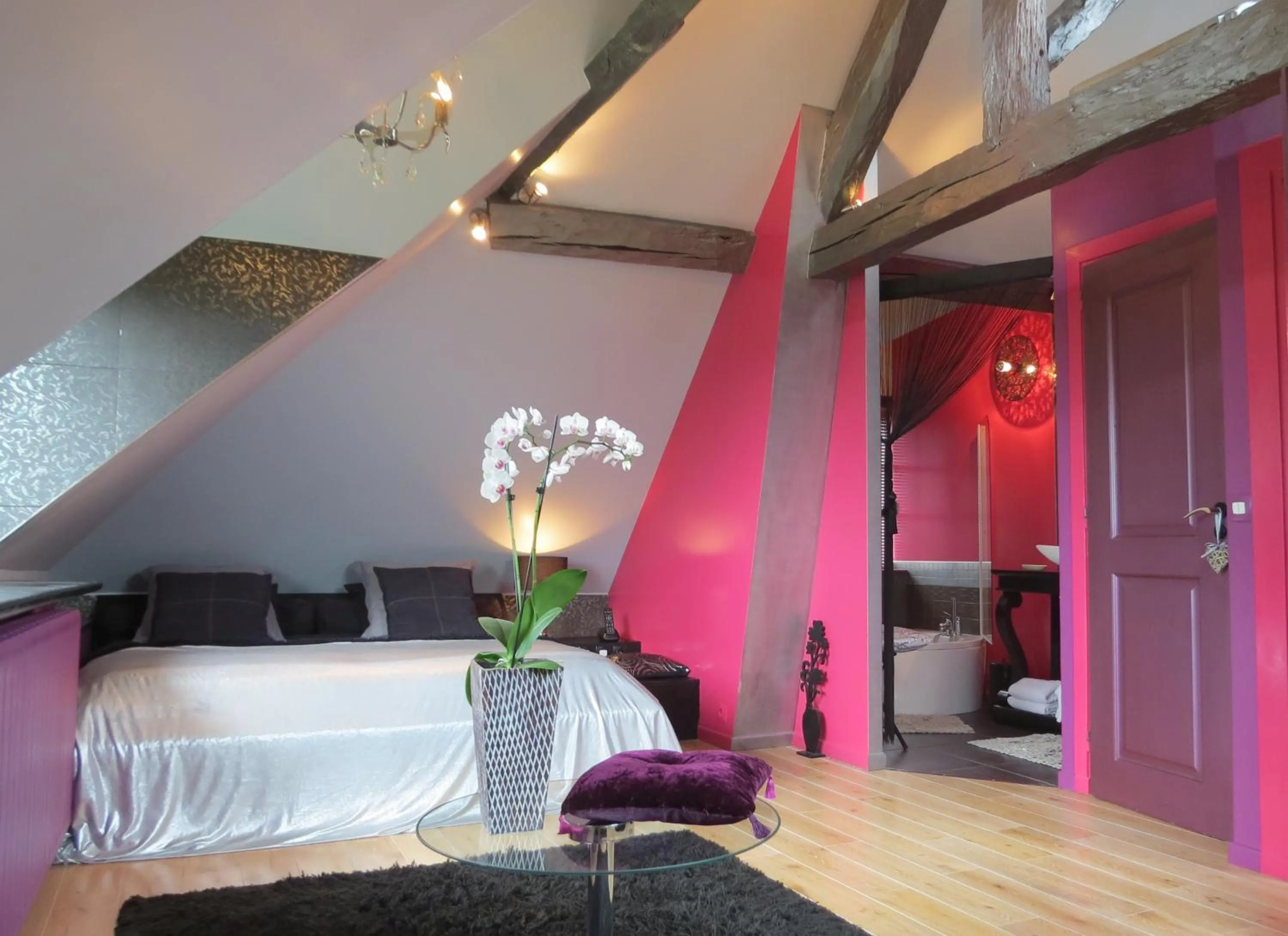 Photo of the whole room, Bed in Demeure d'Hôtes L'Hermitage