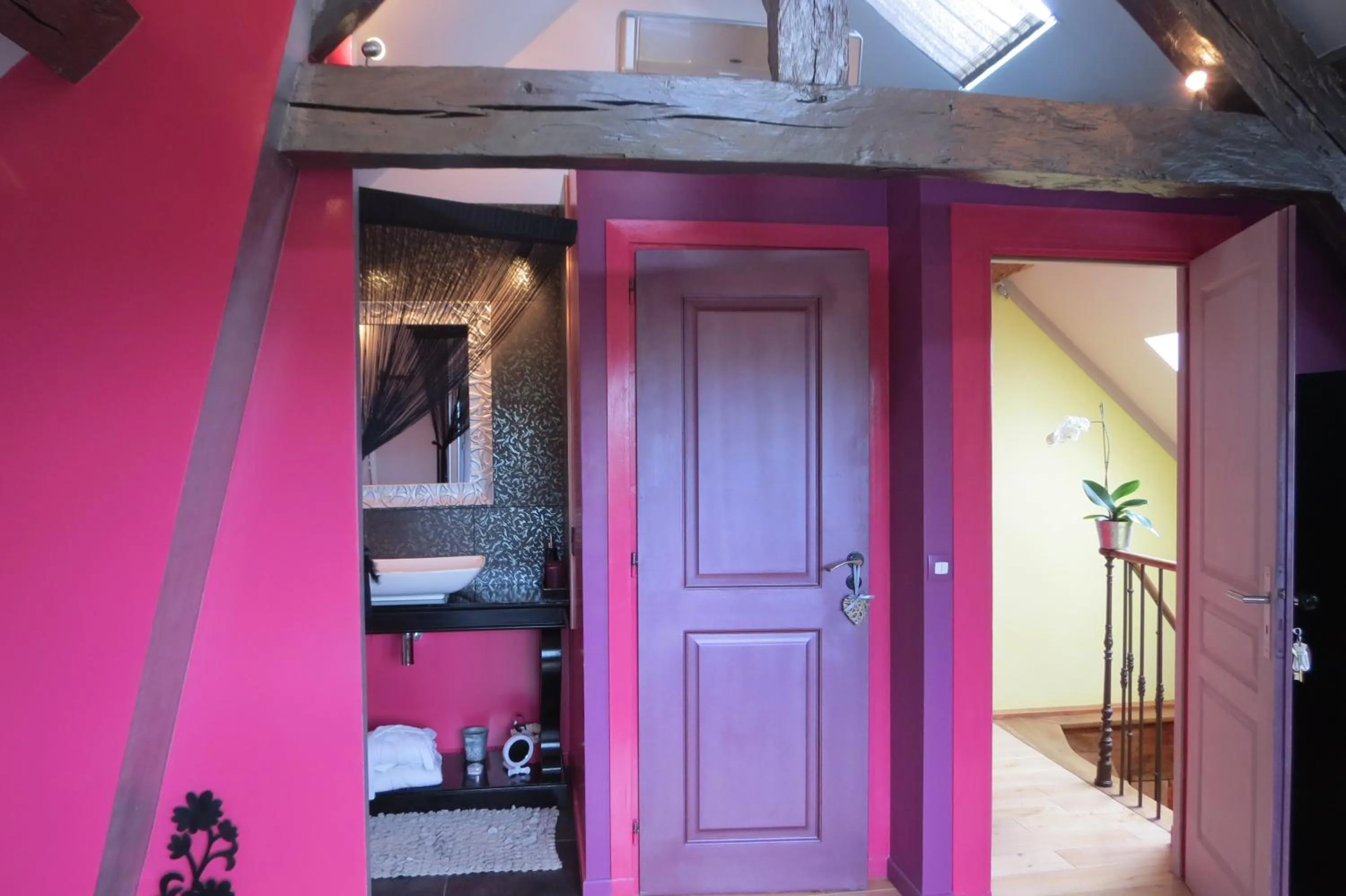 Decorative detail in Demeure d'Hôtes L'Hermitage