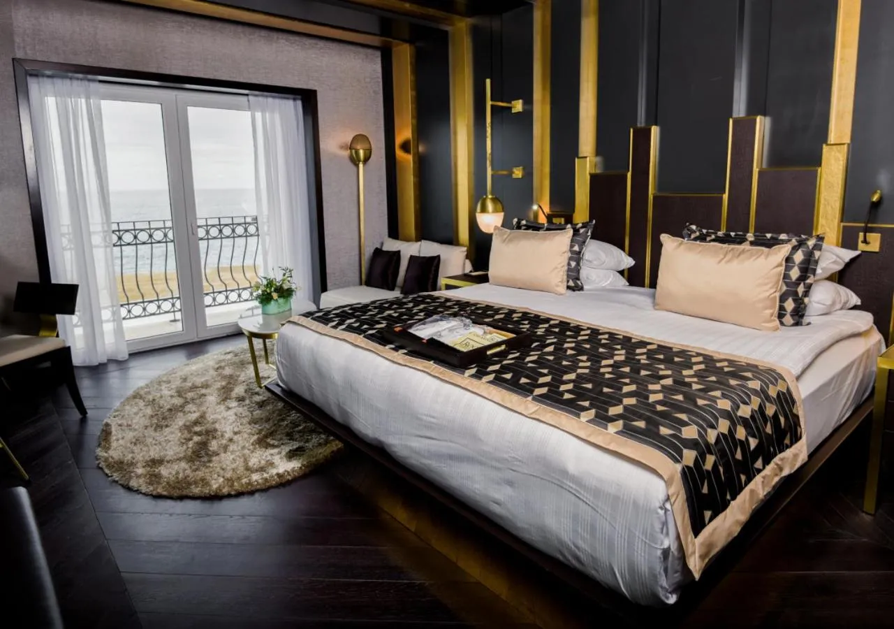 Decorative detail, Bed in Rocks Hotel & Casino