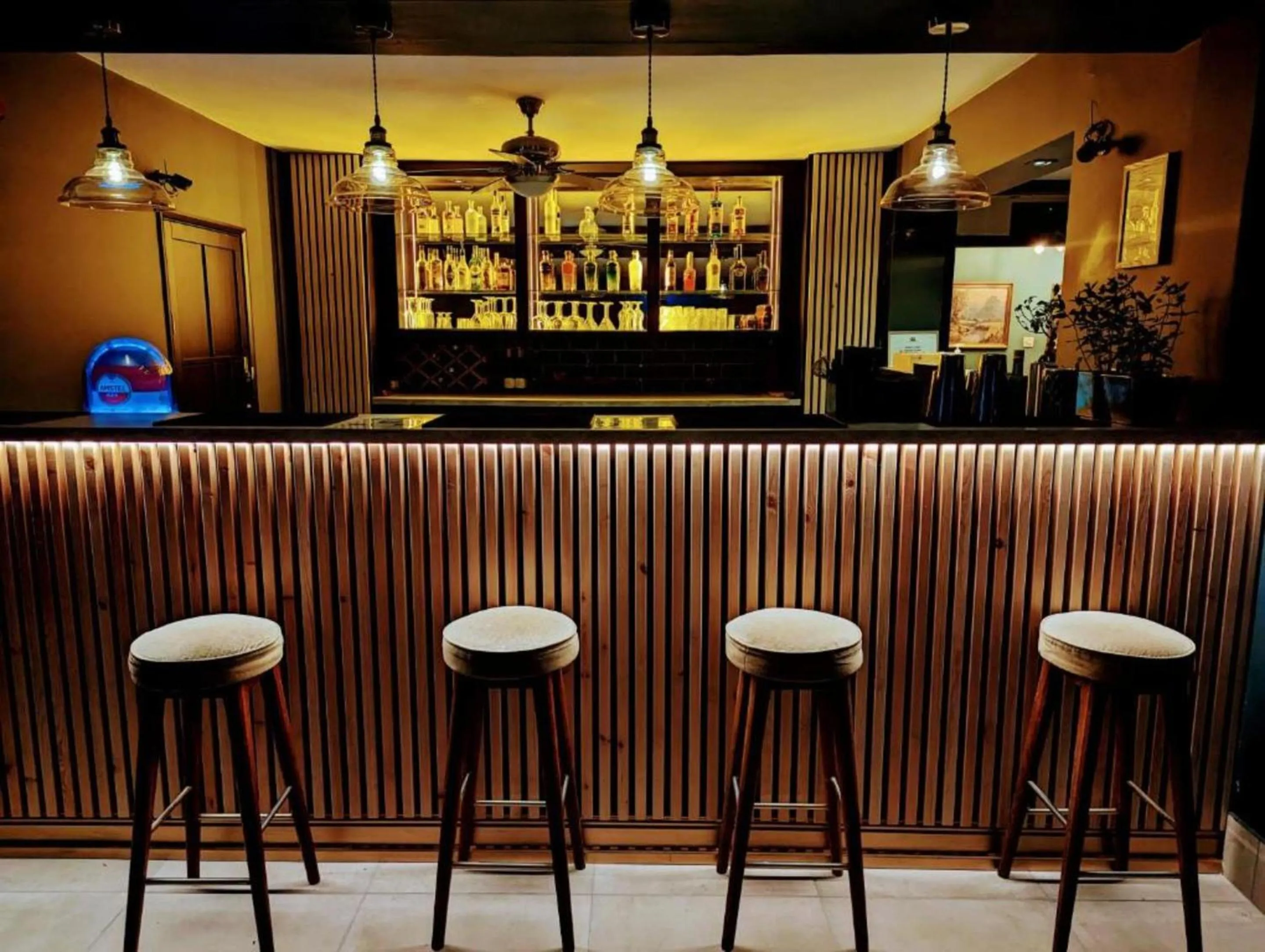 Lounge or bar in Mayfair Hotel - Isle Of Wight