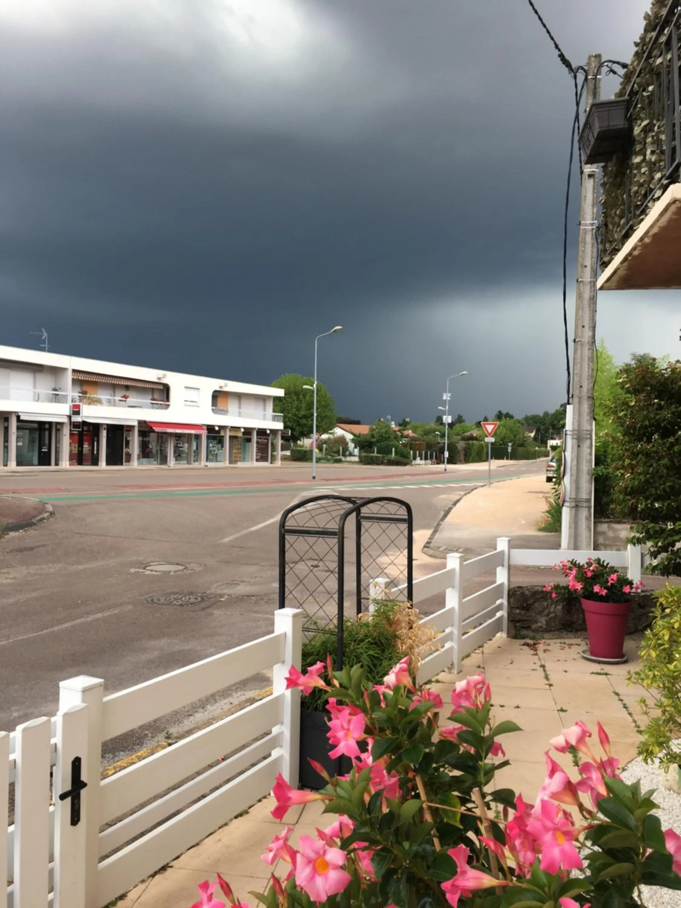 City view in "Contact Hôtel" Le Saint Rémy - Chalon Sud