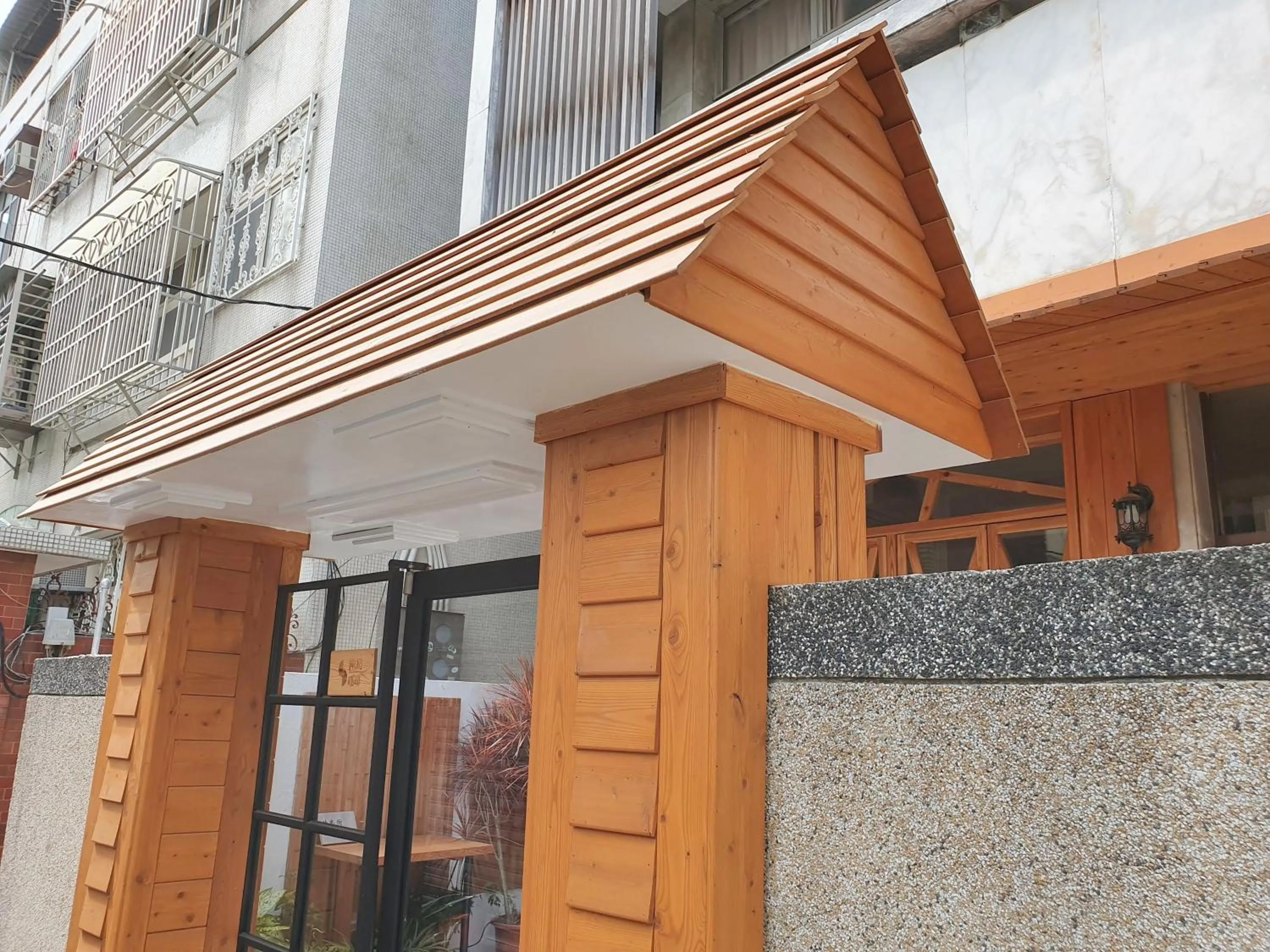 Facade/entrance in Honey House Tainan