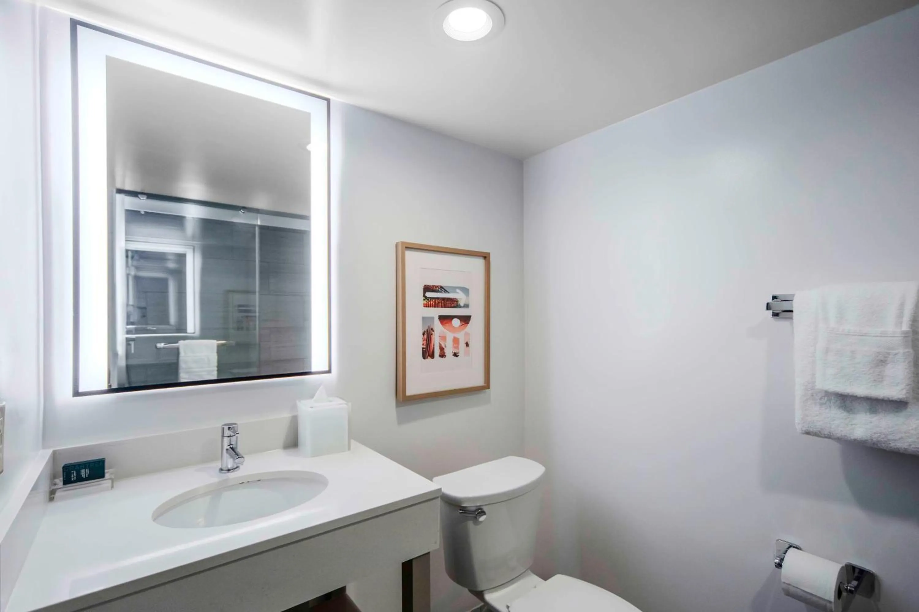 Bathroom in DoubleTree Resort by Hilton Myrtle Beach Oceanfront