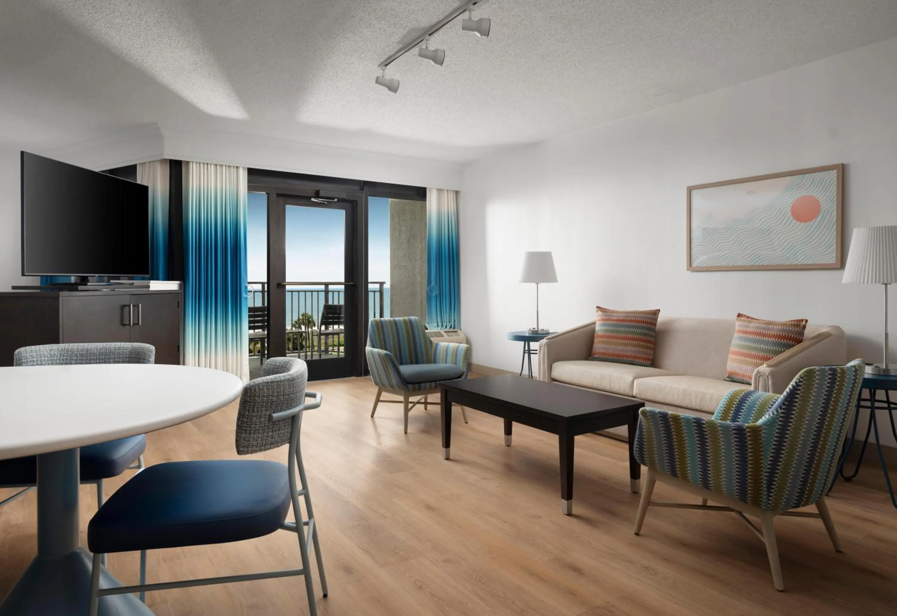 Bed in DoubleTree Resort by Hilton Myrtle Beach Oceanfront