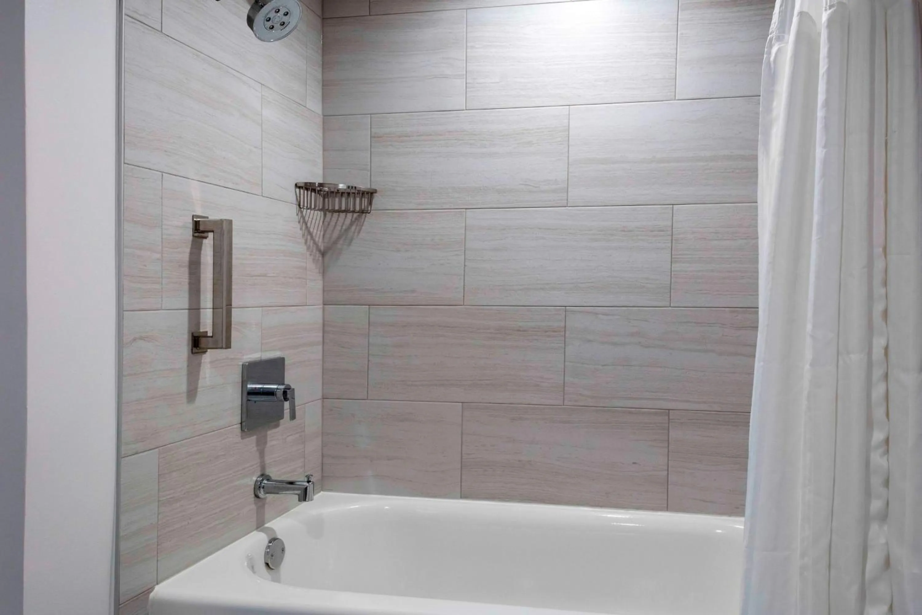 Bathroom in DoubleTree Resort by Hilton Myrtle Beach Oceanfront