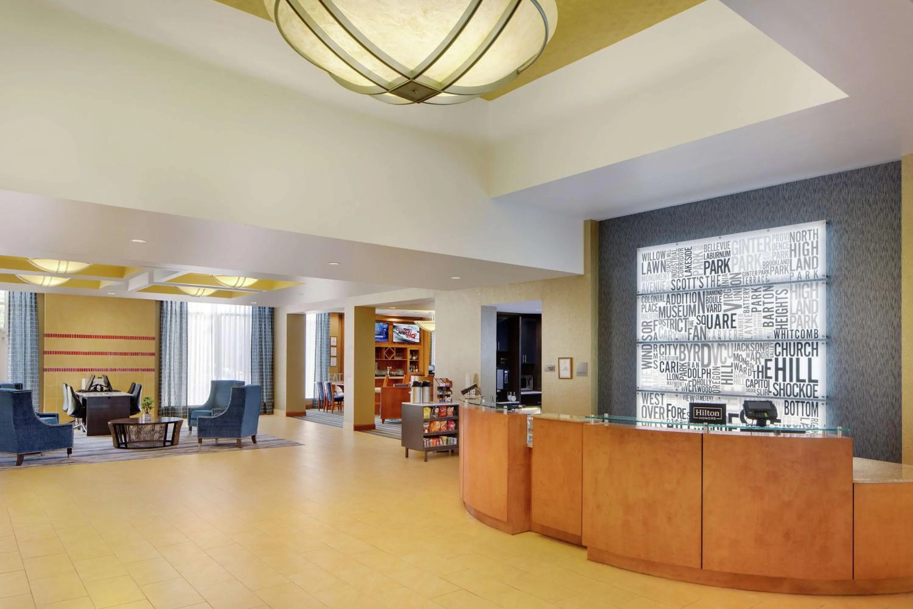 Lobby or reception in DoubleTree Richmond Airport
