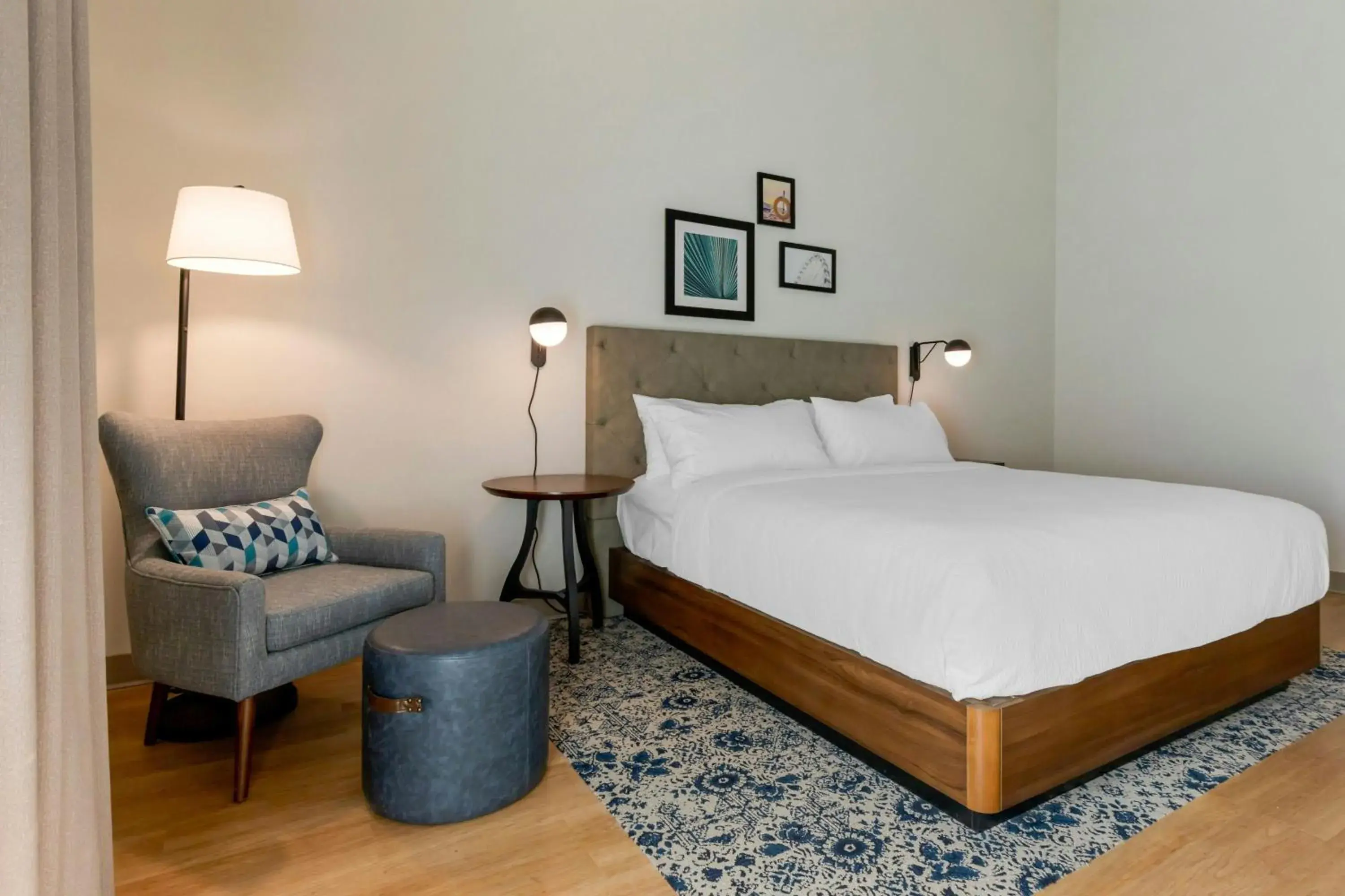 Deluxe King Room with River View - Mobility/Hearing Accessible with Roll-In Shower in Four Points by Sheraton Myrtle Beach Deluxe King Room with River View - Mobility/Hearing Accessible with Roll-In Shower in Four Points by Sheraton Myrtle Beach