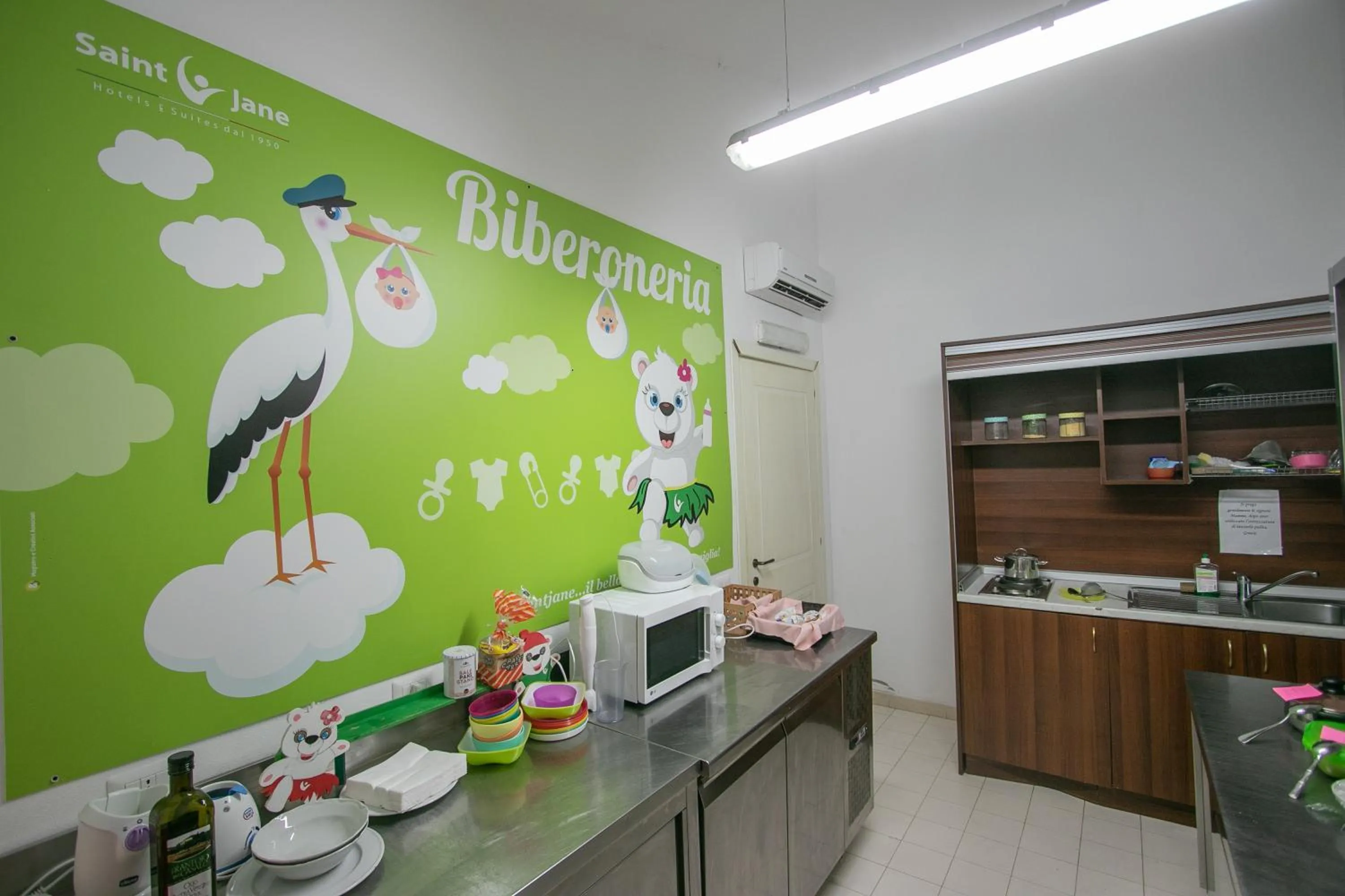 Kitchen or kitchenette in Alma Resort