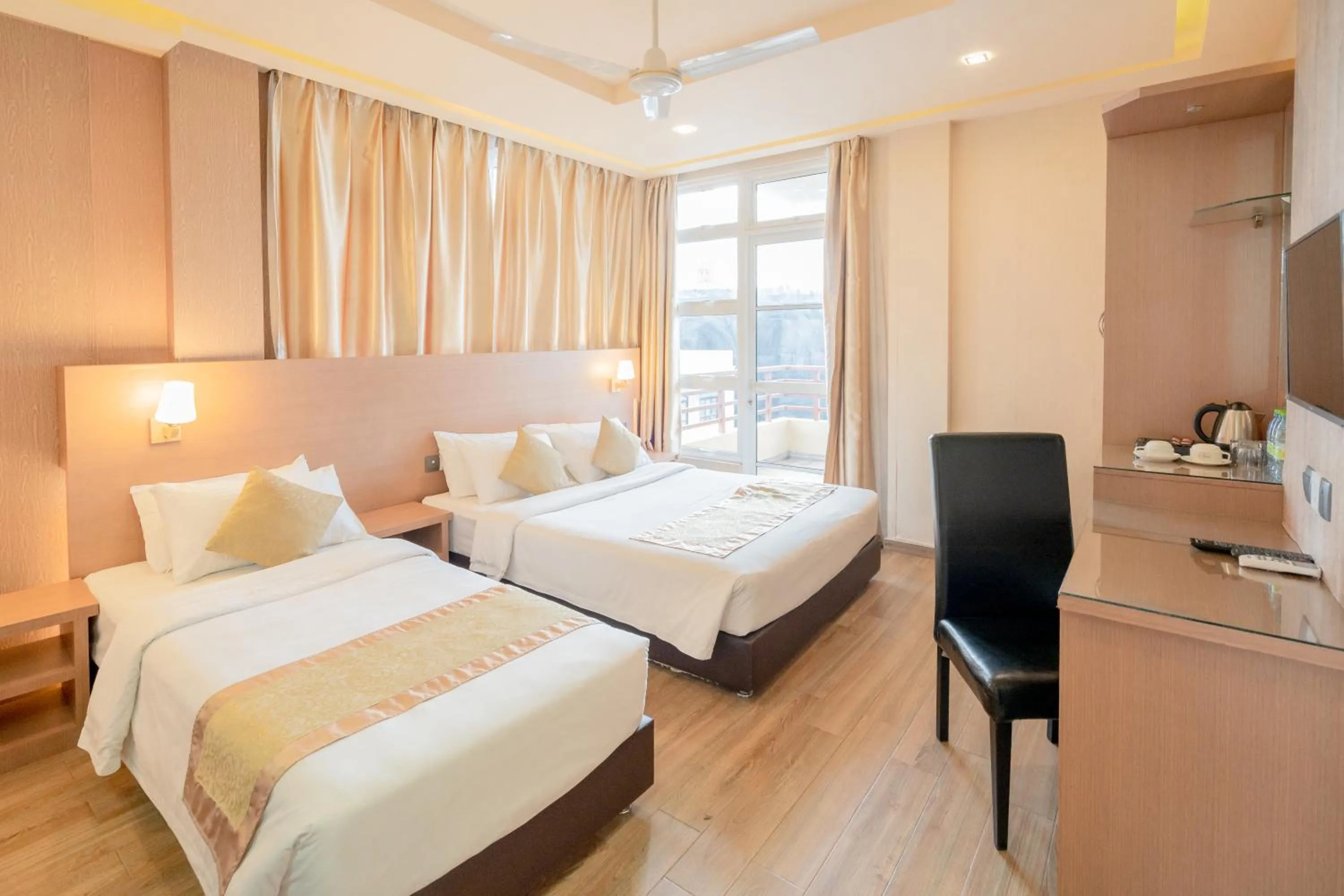 Photo of the whole room, Bed in Three Inn