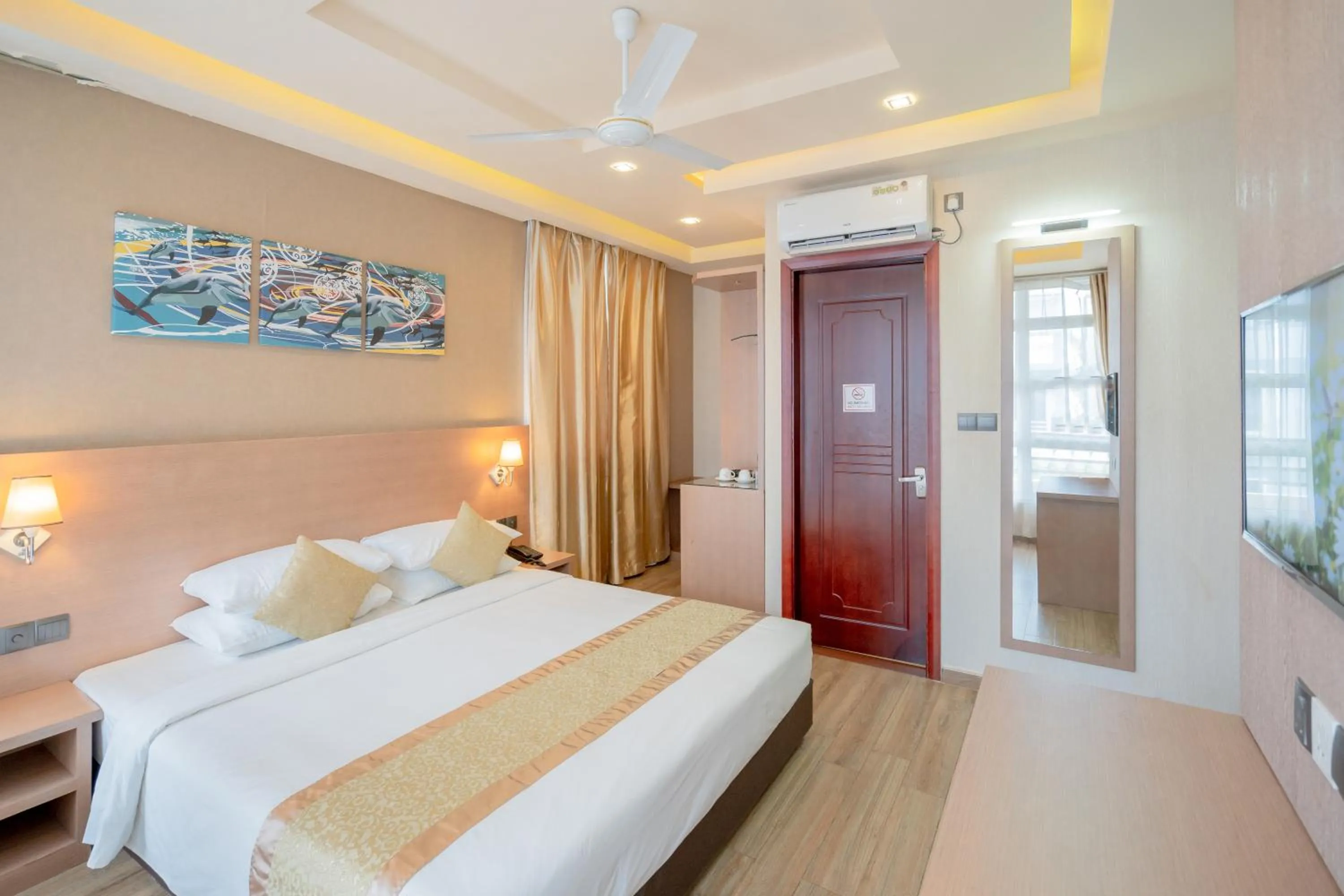 Photo of the whole room, Bed in Three Inn