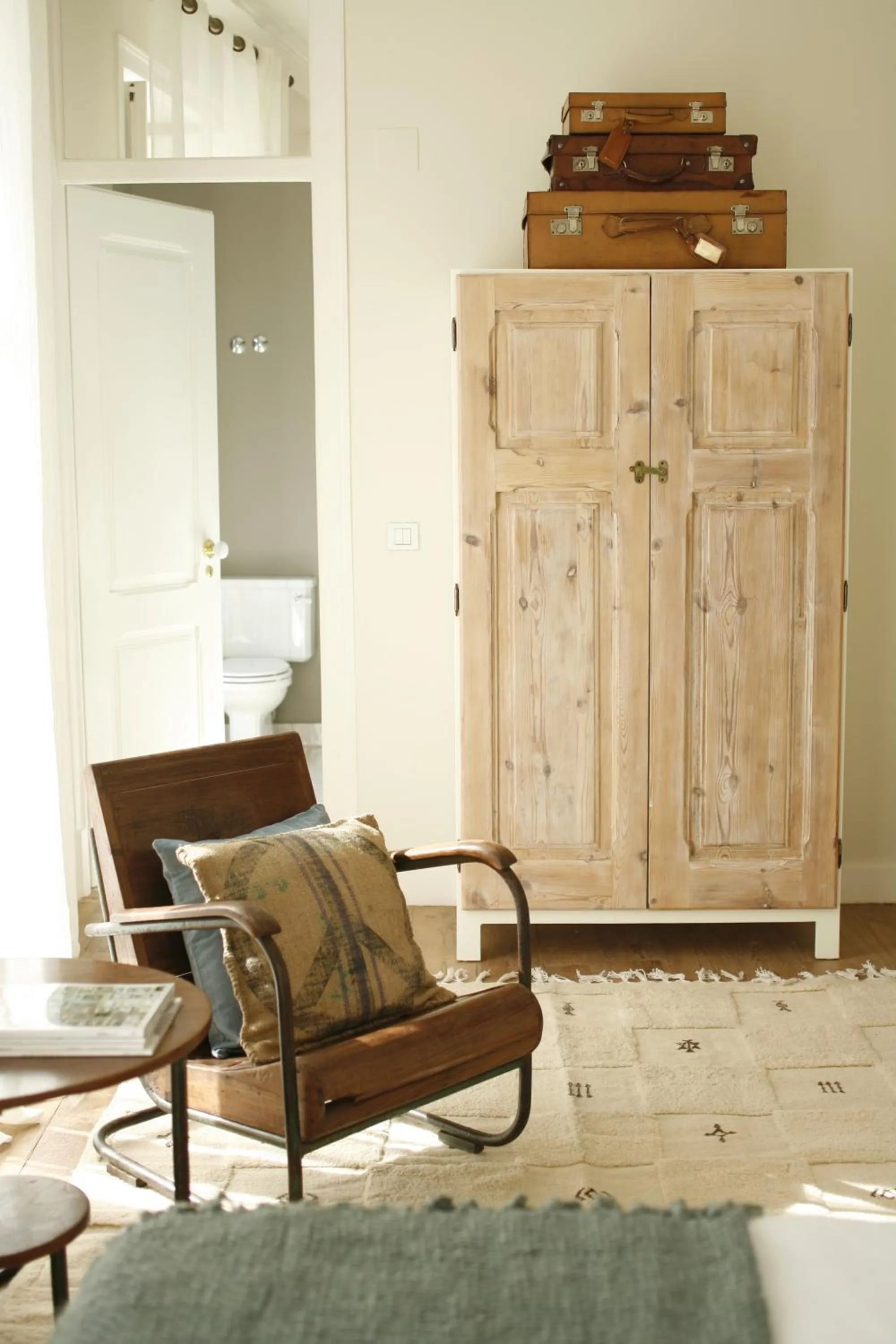 Photo of the whole room in Casa das Janelas com Vista