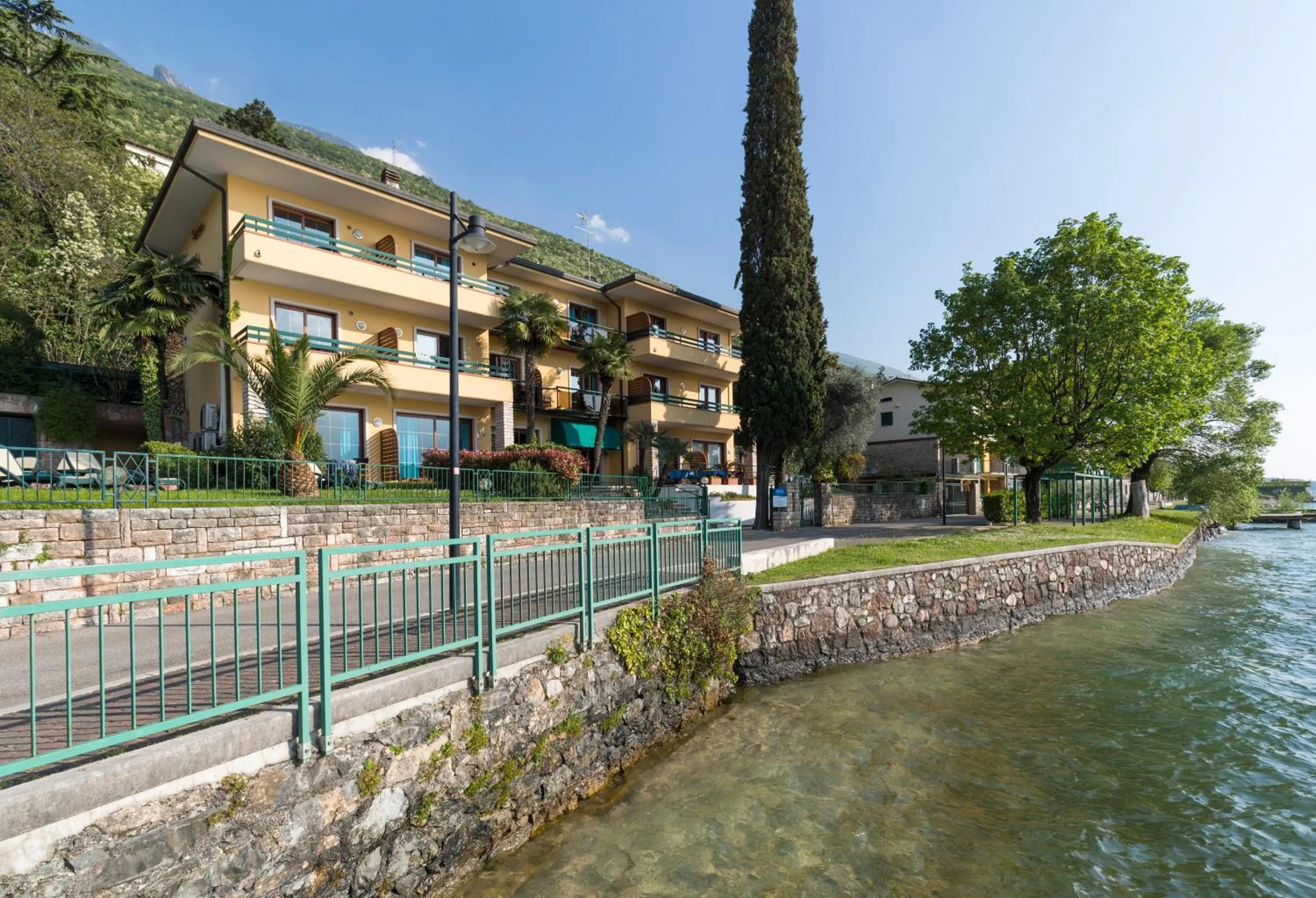 Property building in Residence Sporting