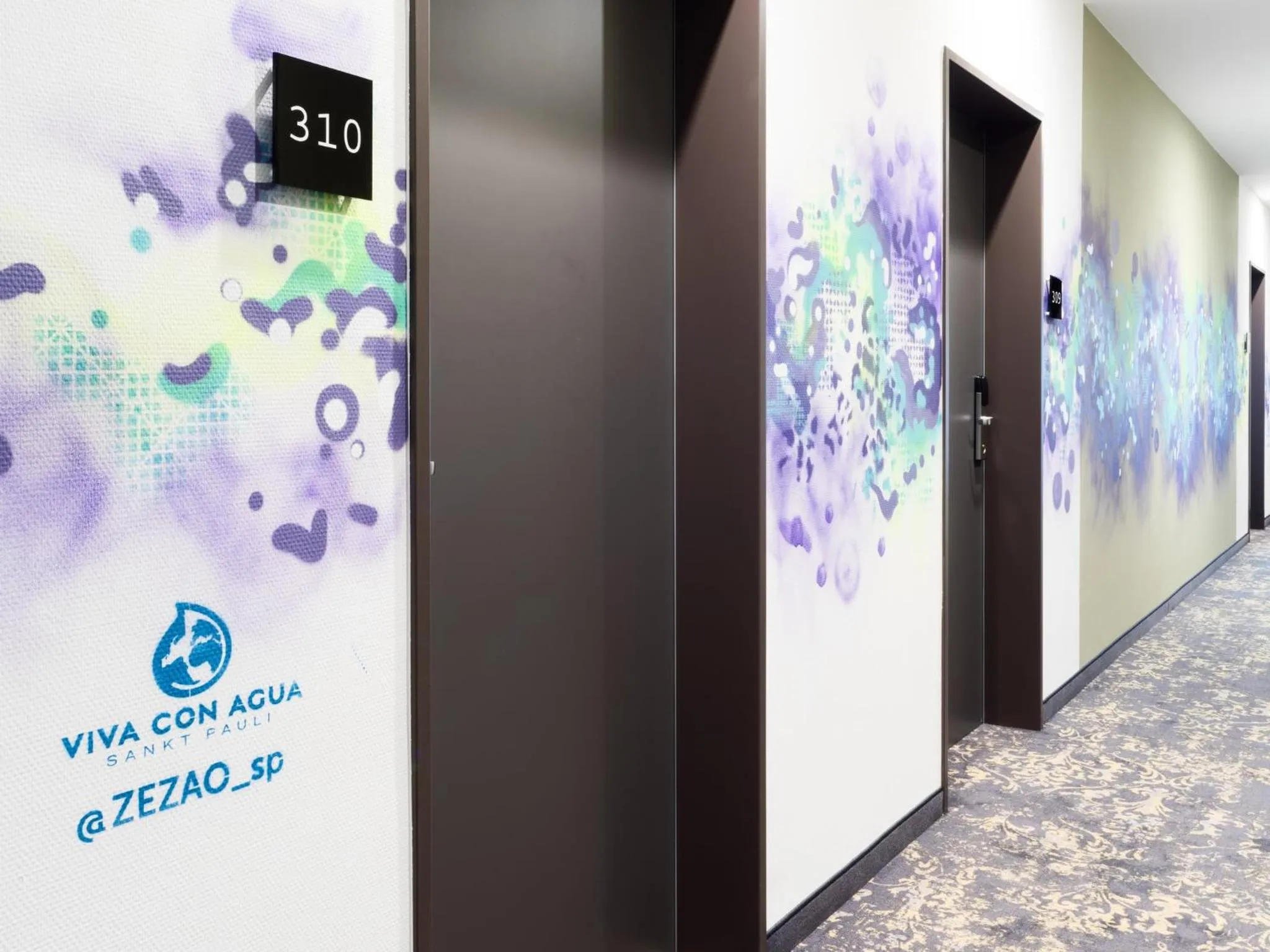 Lobby or reception in Holiday Inn - the niu, Saddle Fürth by IHG