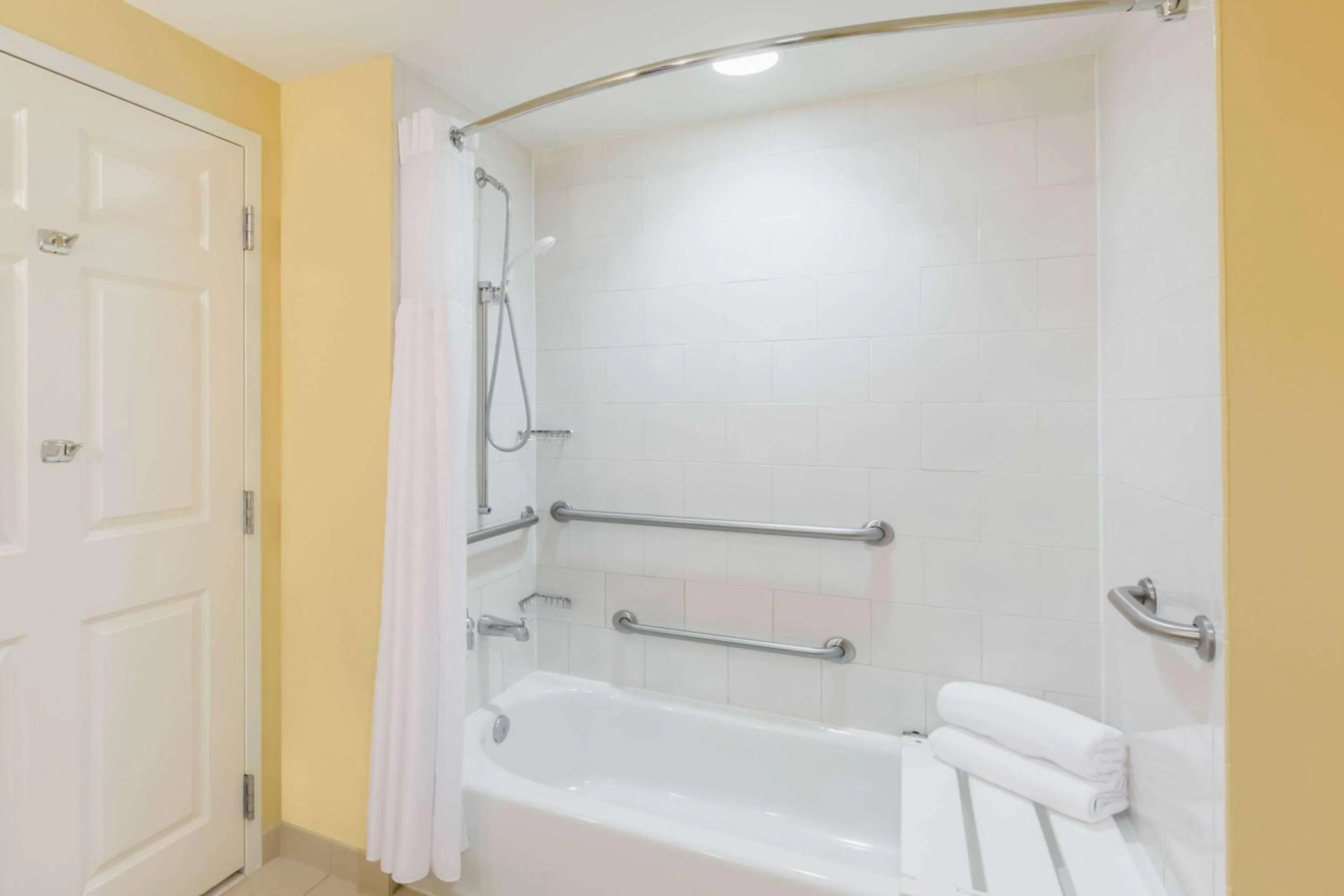 Photo of the whole room in Wyndham Gettysburg Hotel & Conference Center