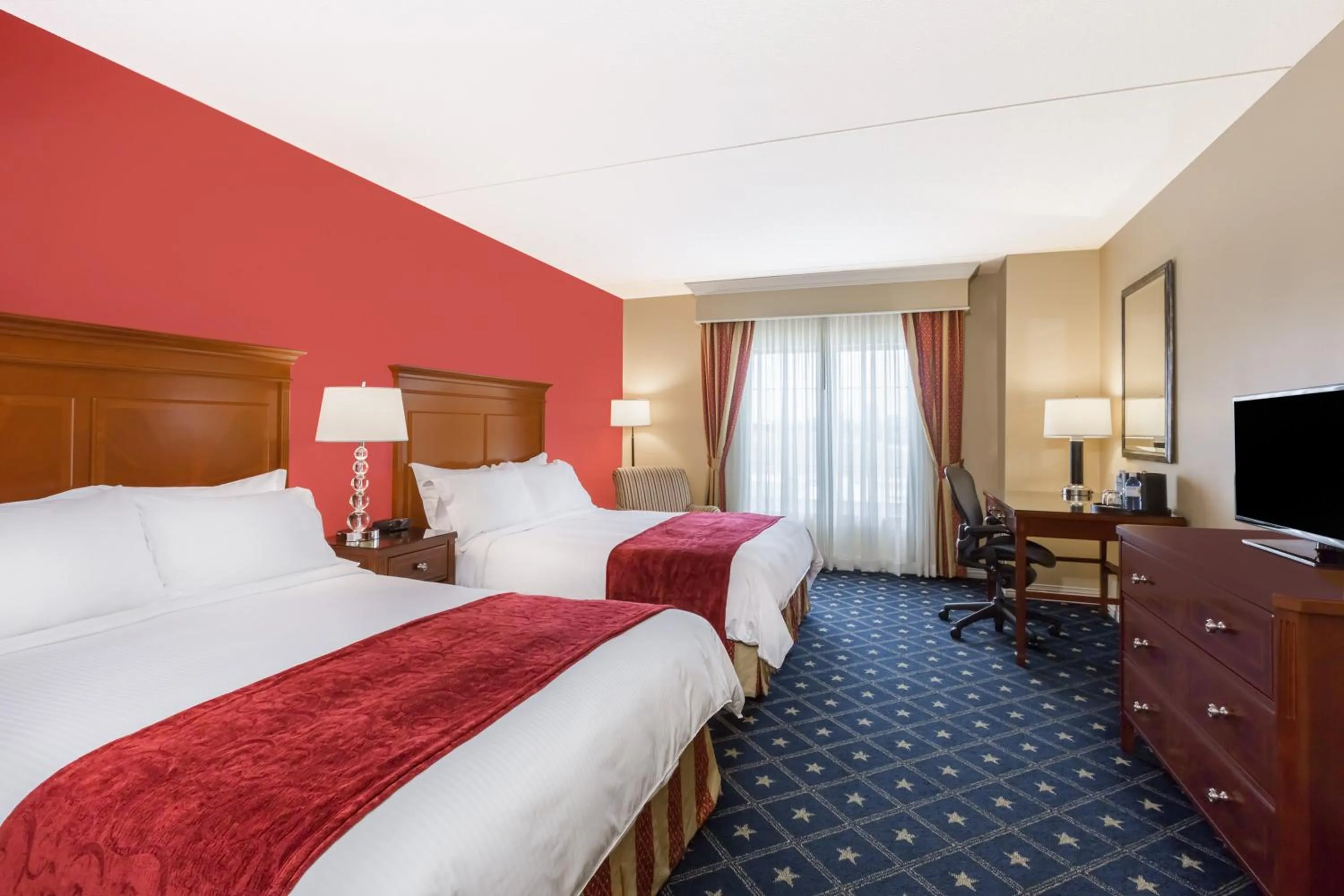 Other, Bed in Wyndham Gettysburg Hotel & Conference Center