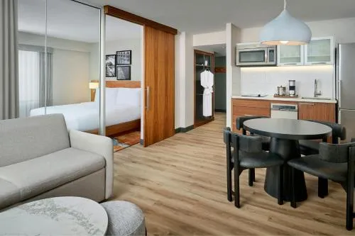 Ômage Hotel, Montreal Laval, a Tribute Portfolio Hotel