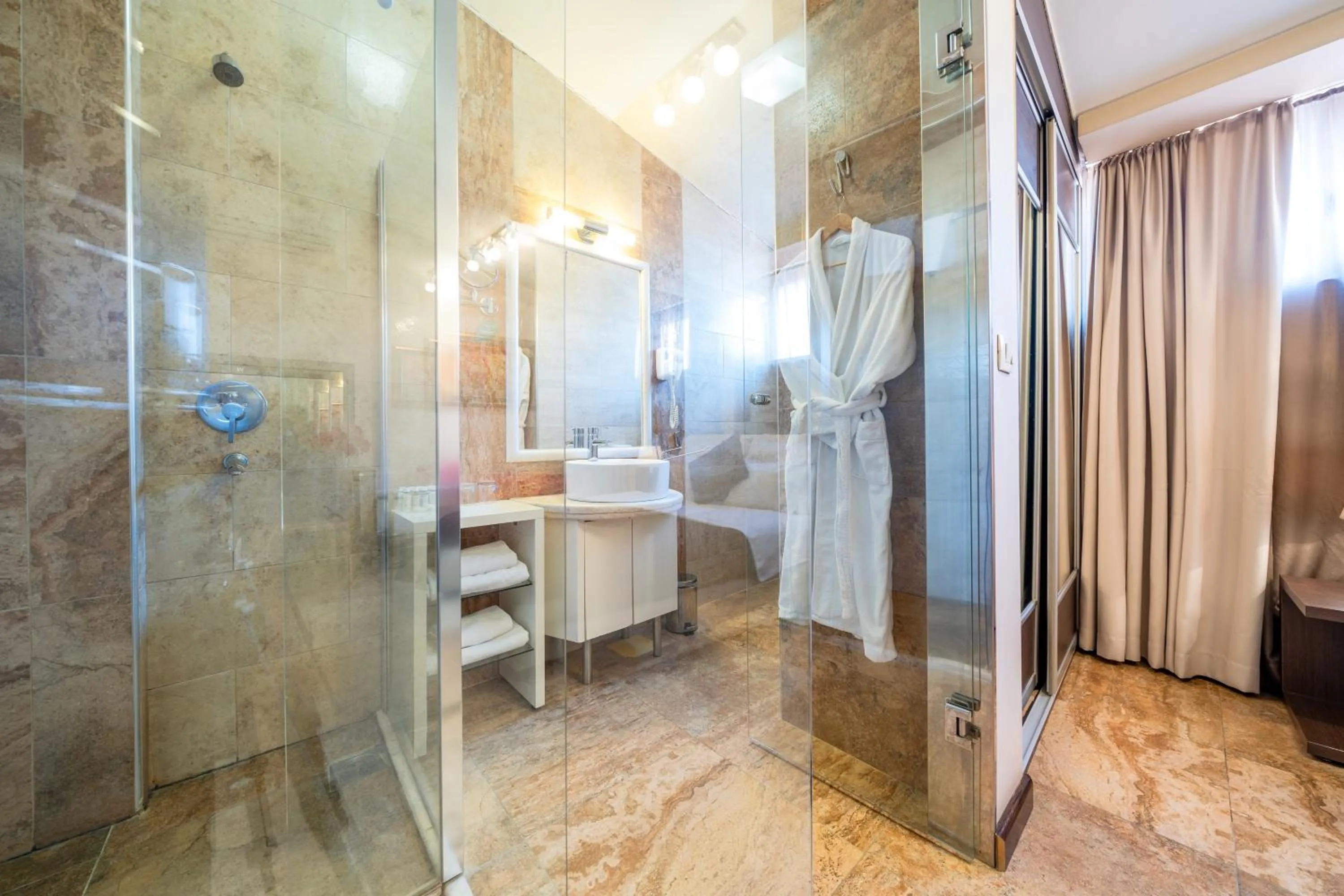 Bathroom in Hotel Alexandar Lux