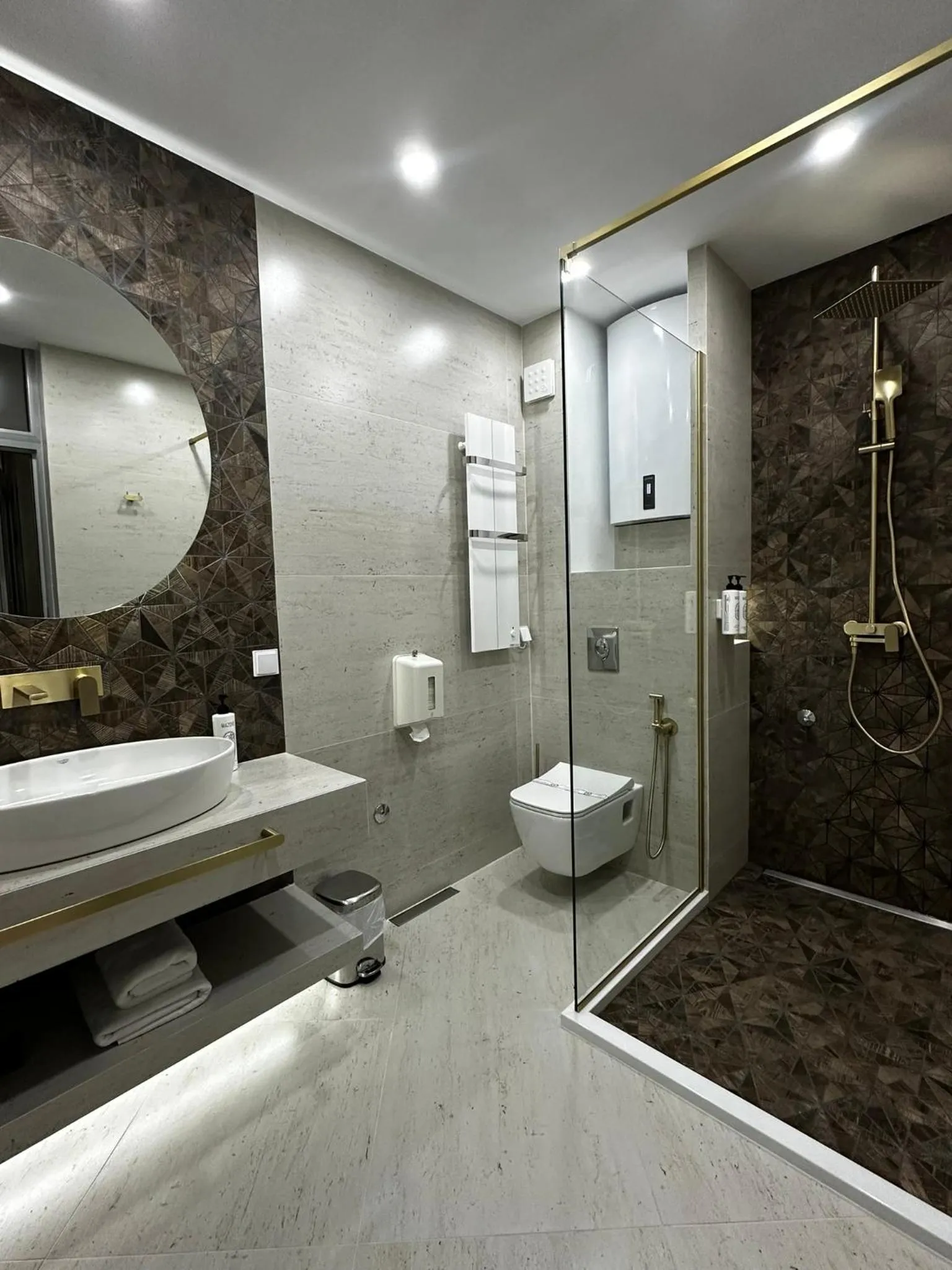 Shower in Hotel Alexandar Lux