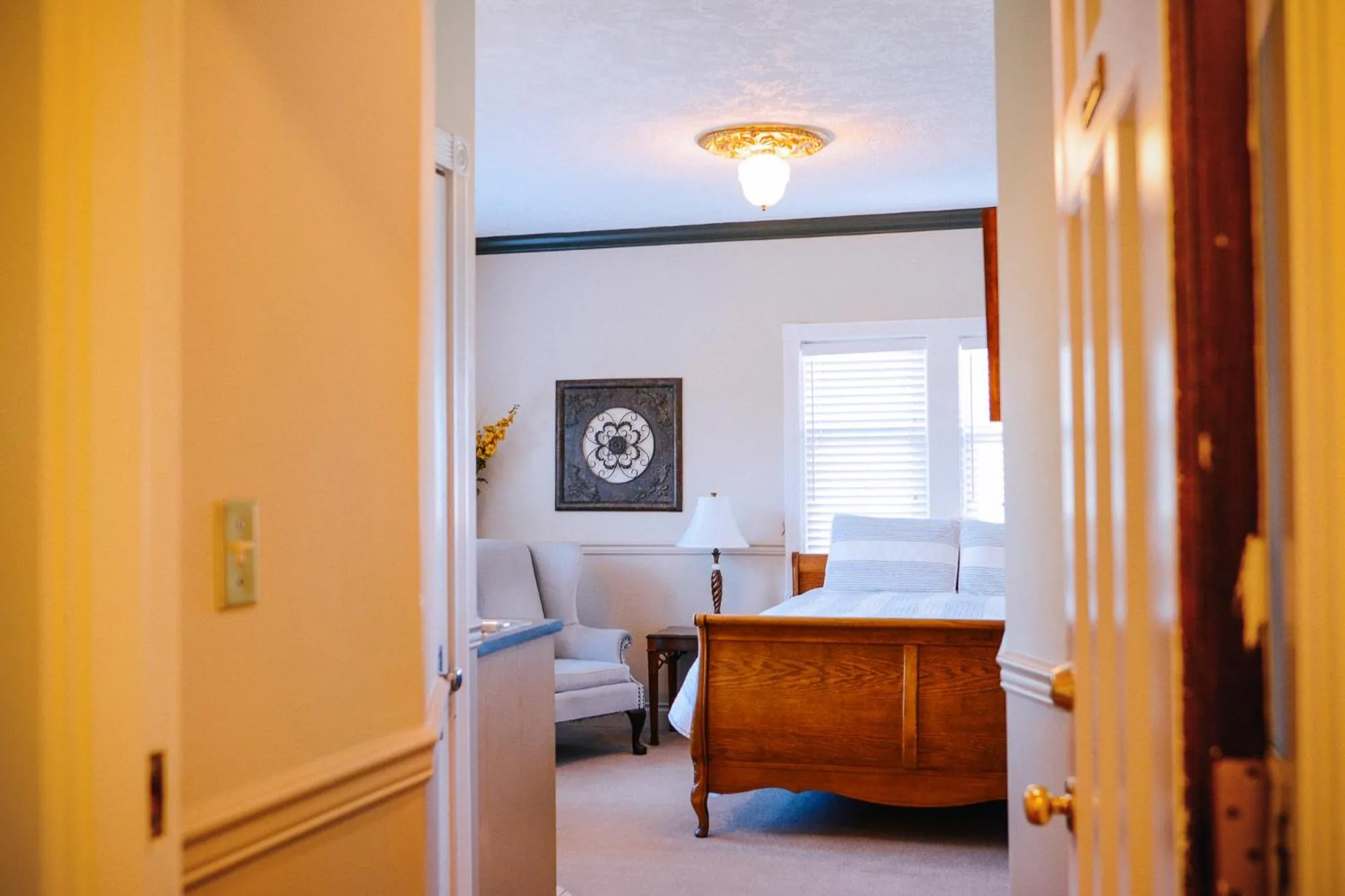 Bed in Dashwood Manor Seaside Bed & Breakfast