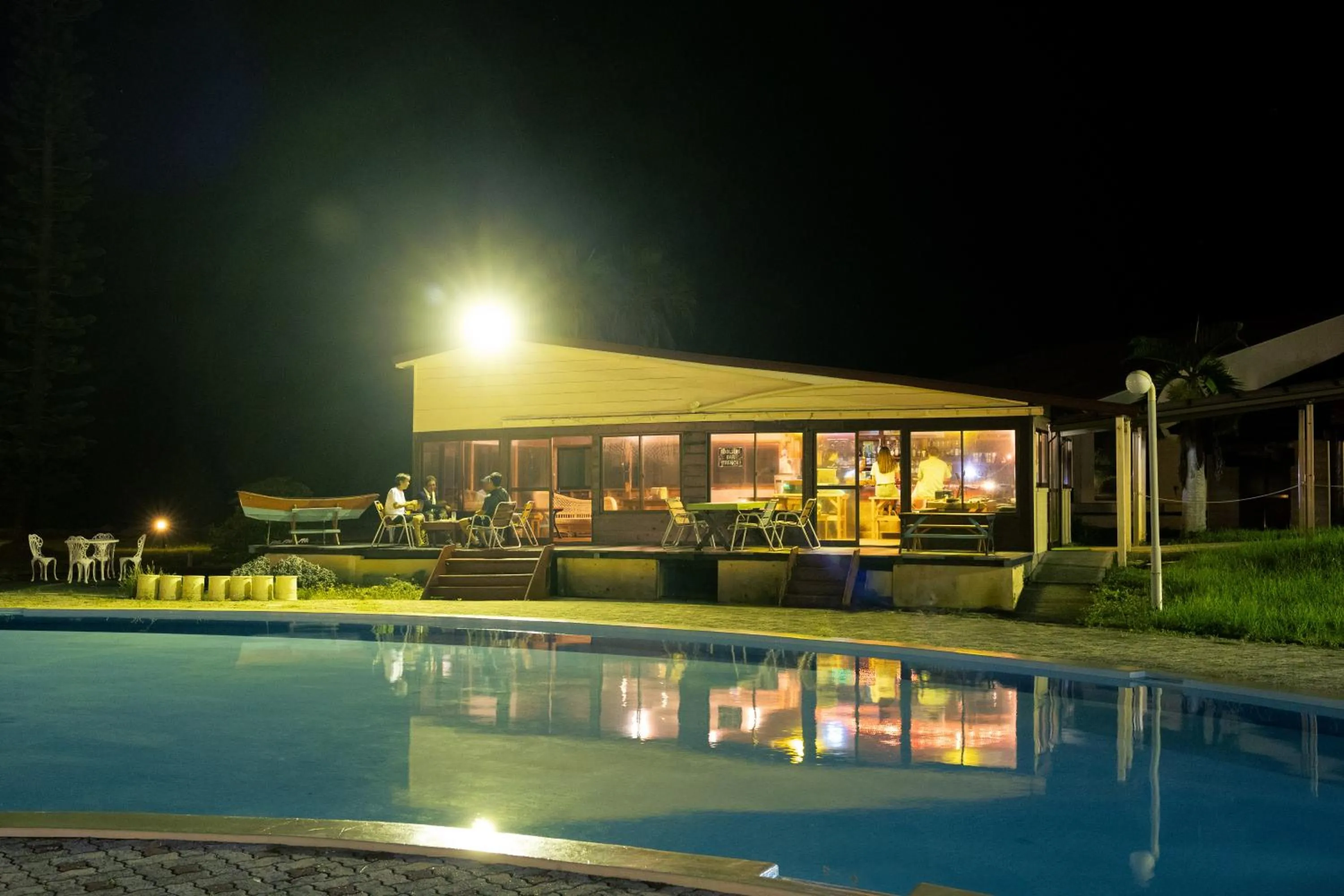 Lounge or bar in Coral Palms