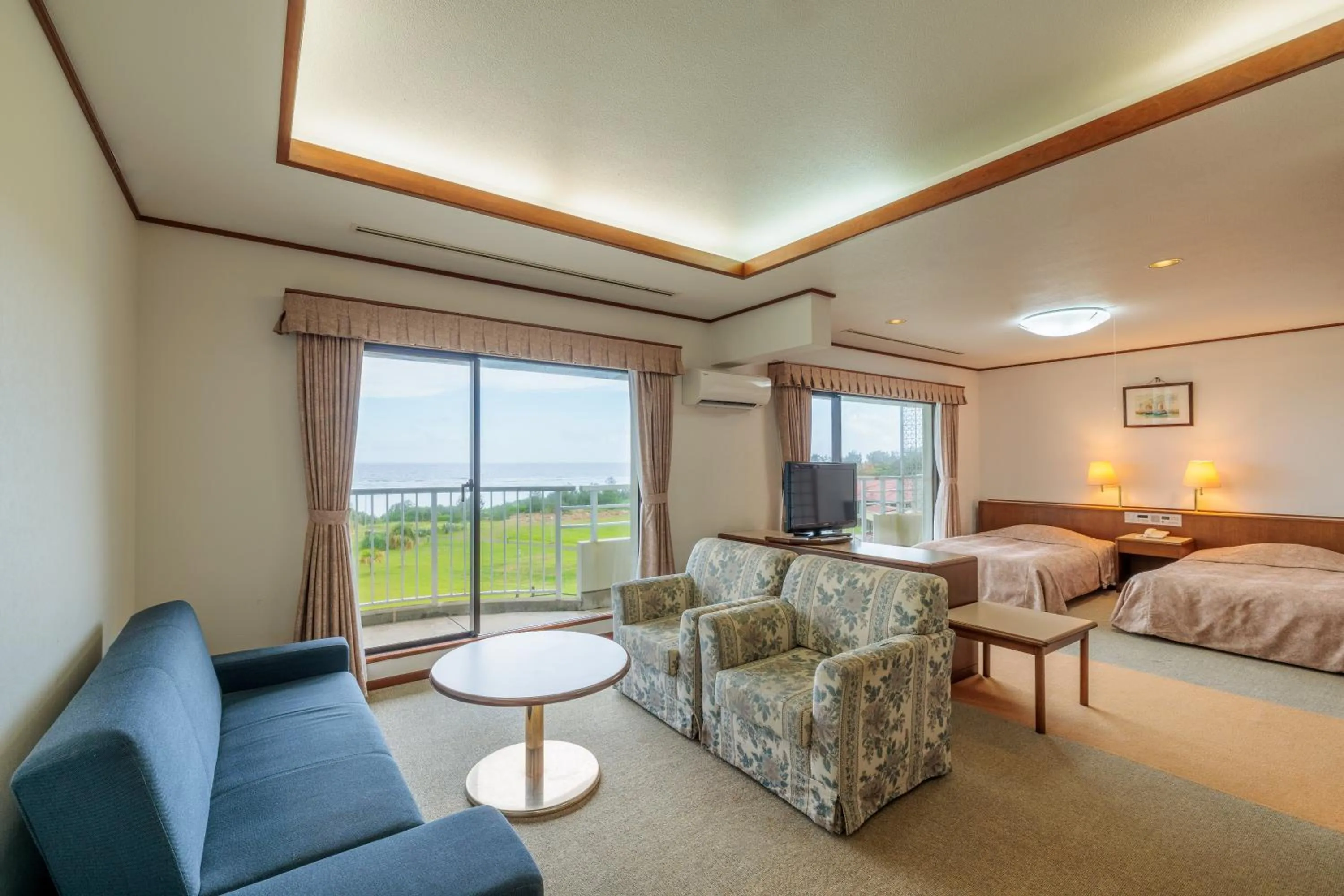 Living room, Bed in Coral Palms