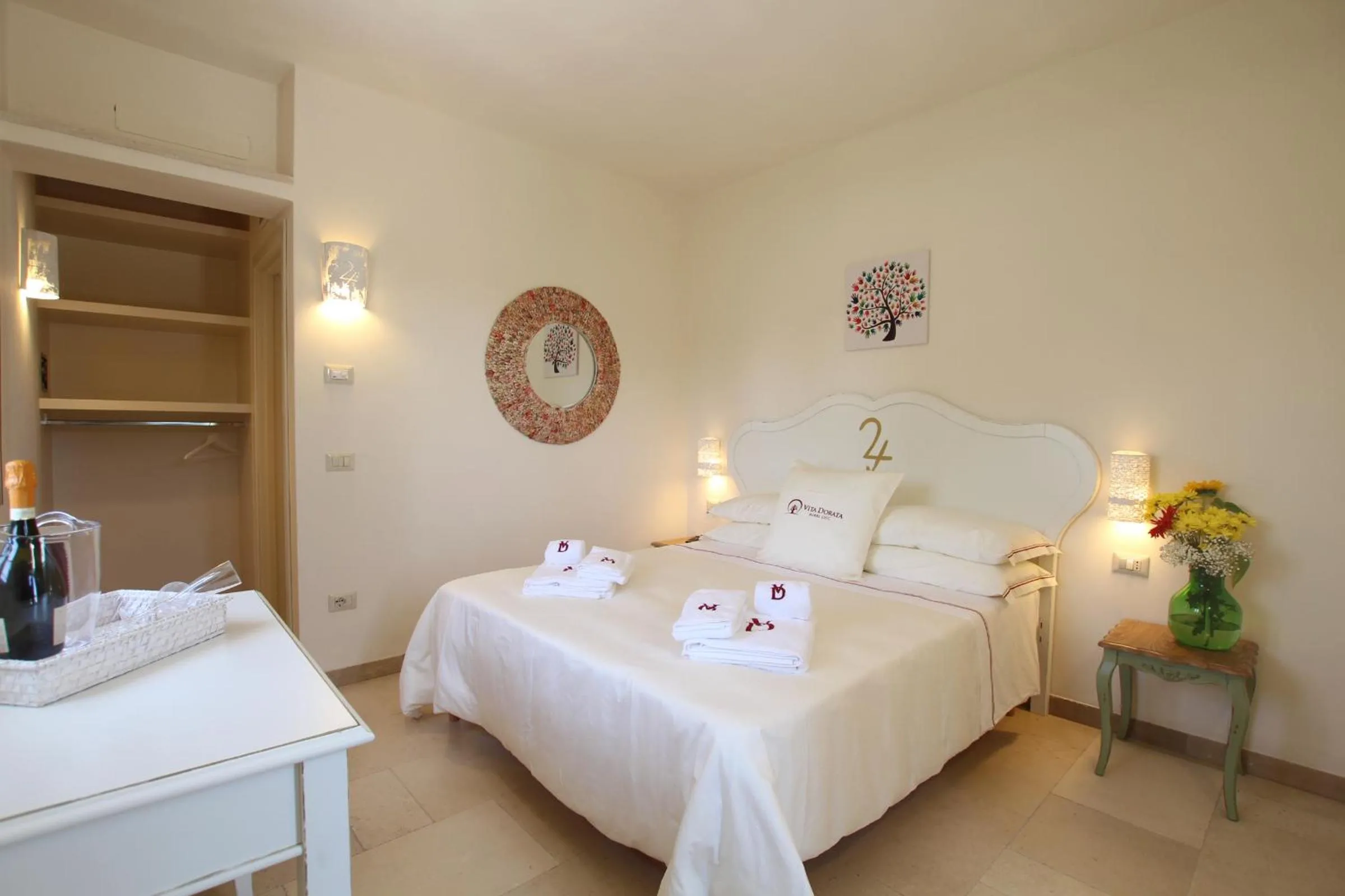 Photo of the whole room, Bed in Vita Dorata - rural chic