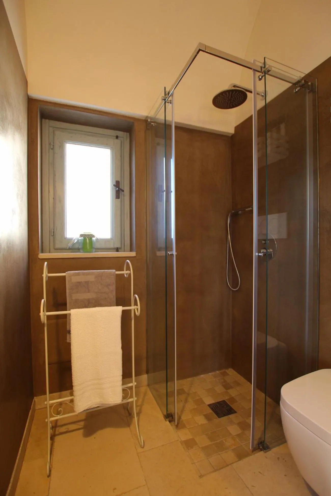 Shower in Vita Dorata - rural chic