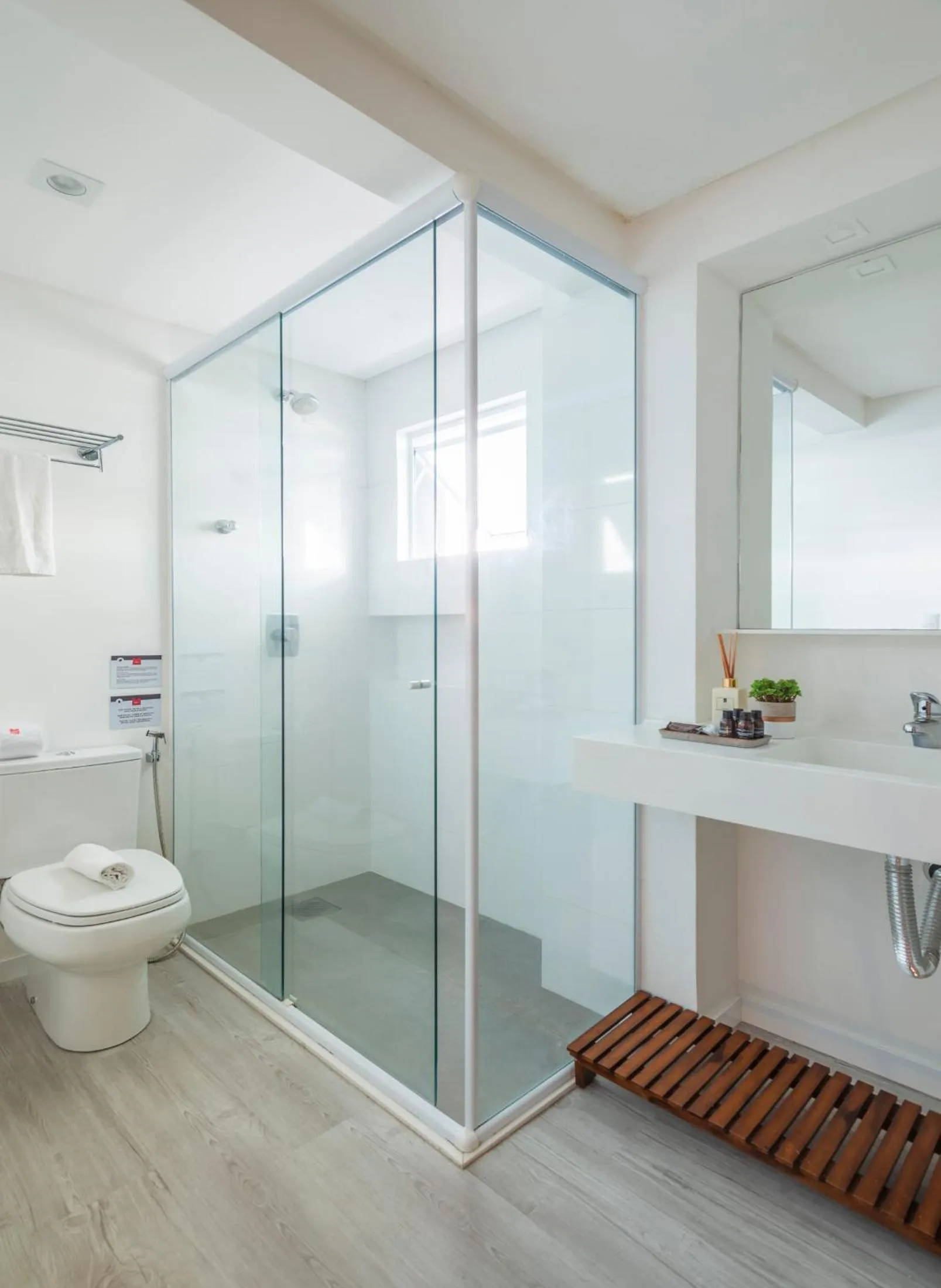 Shower in Hotel Melo