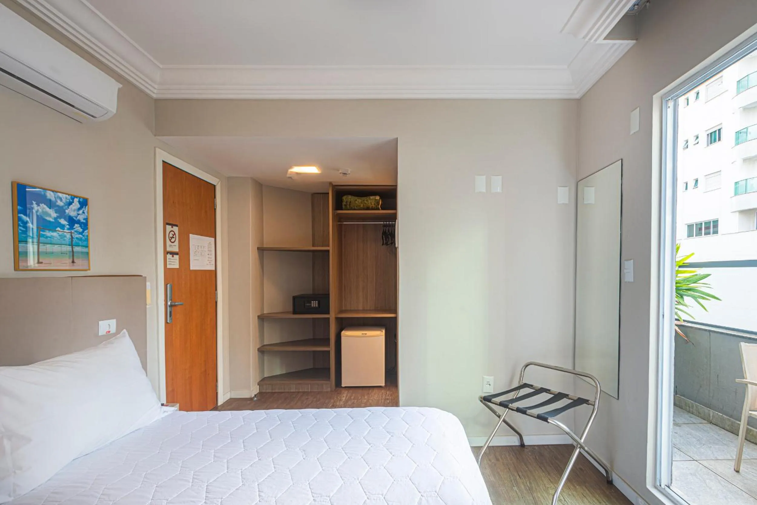 Balcony/Terrace, Bed in Hotel Melo