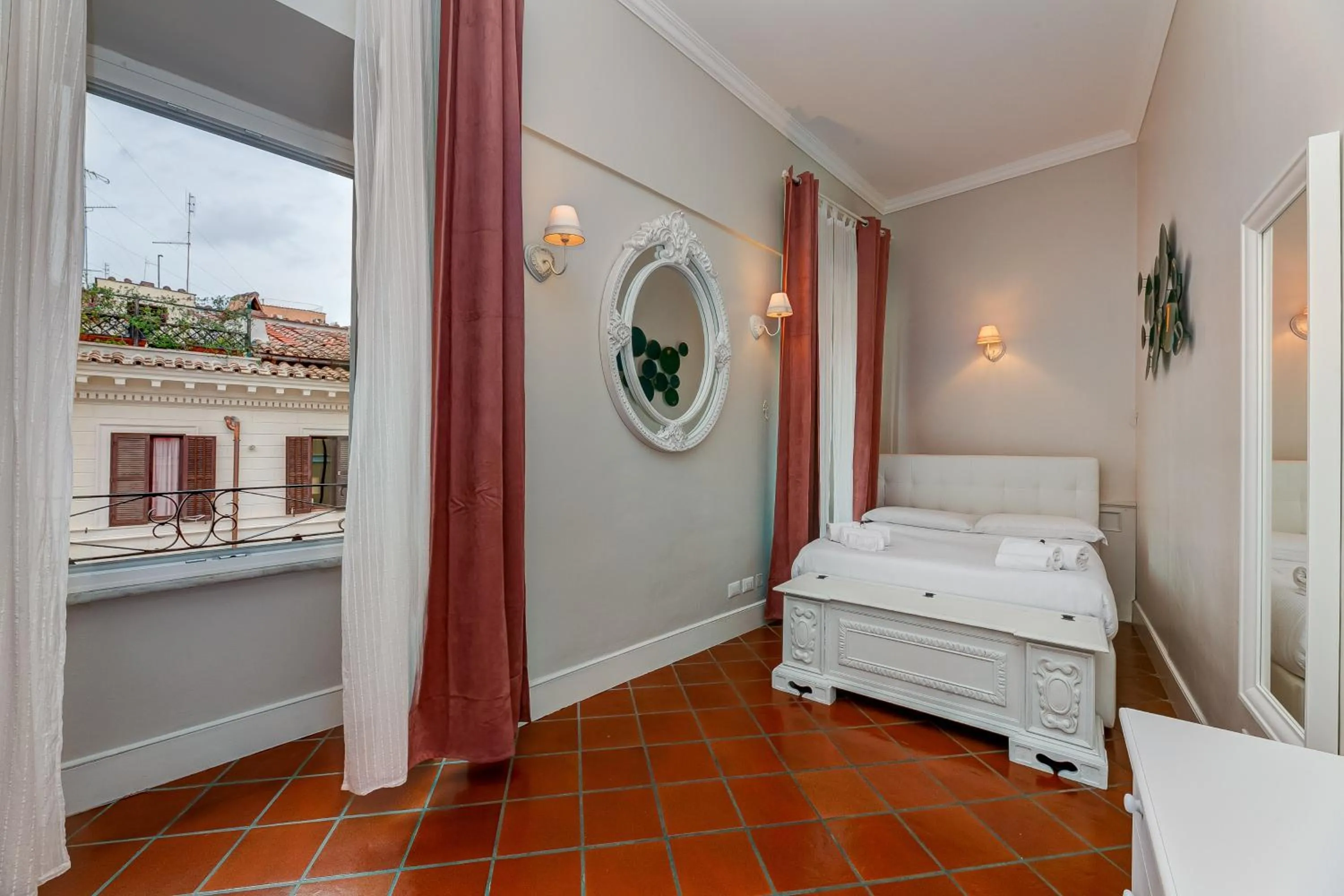 Pantheon Luxury House