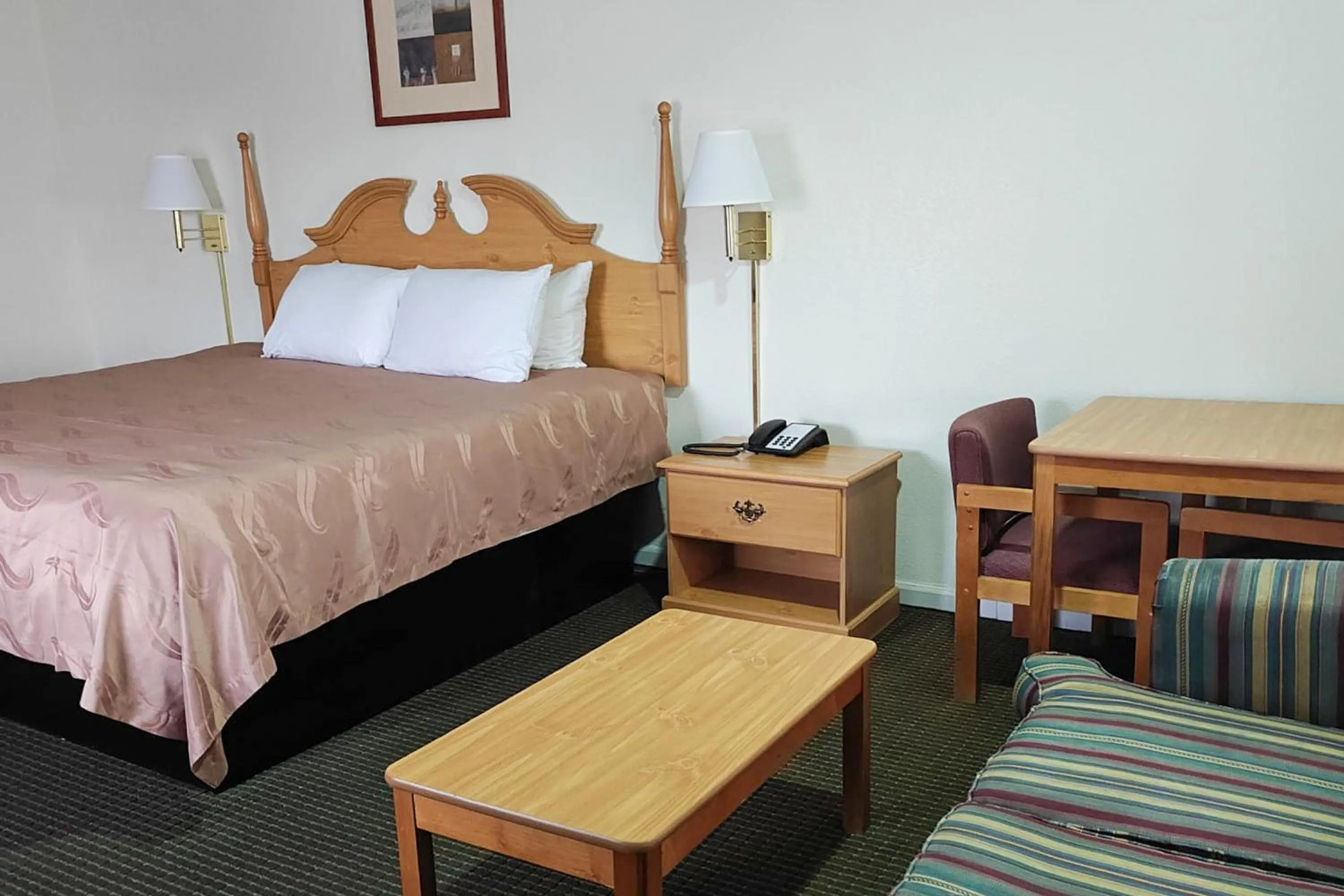 Bedroom, Bed in Capital O First Heritage Inn Rantoul IL I 57