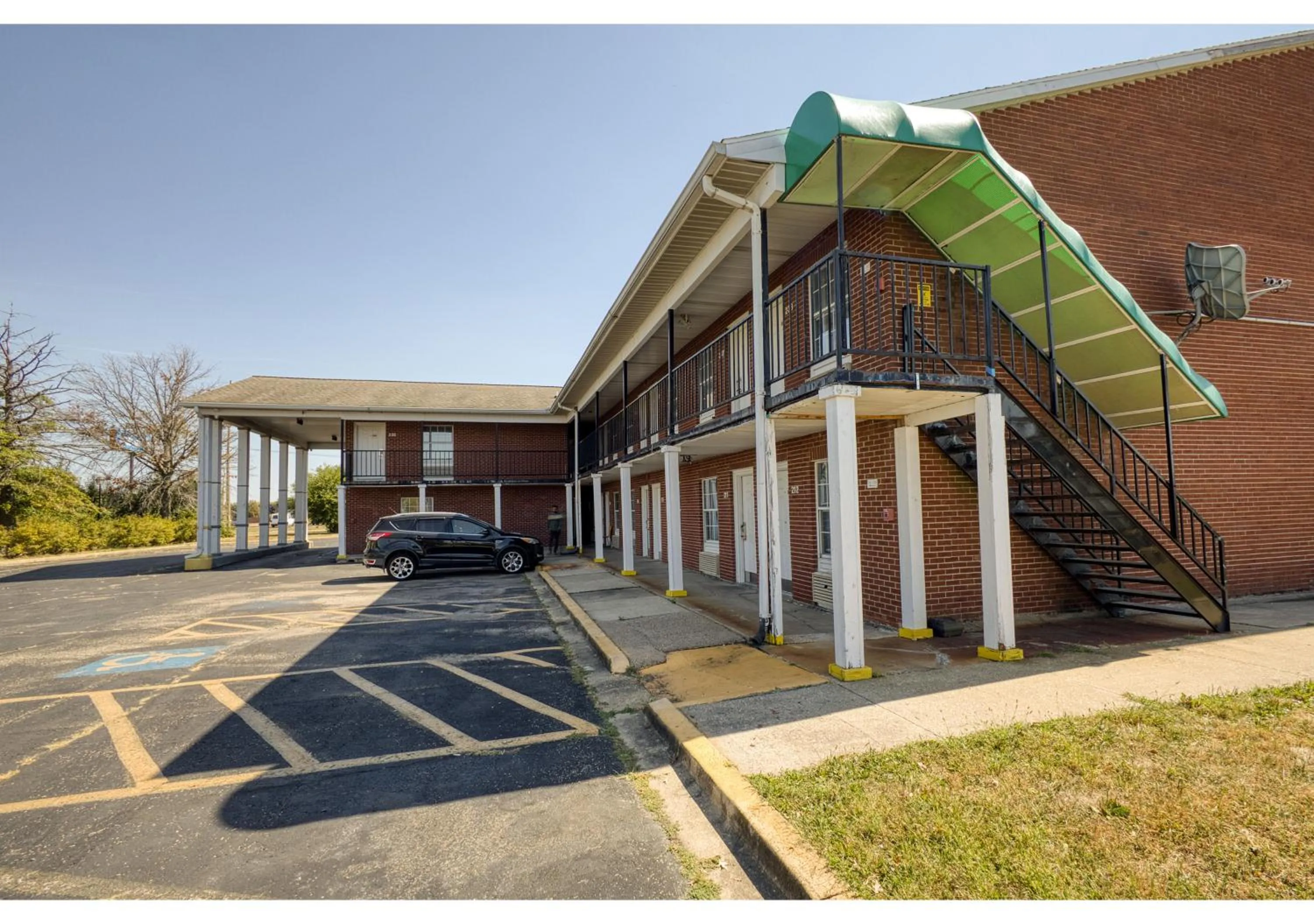 Parking in Capital O First Heritage Inn Rantoul IL I 57