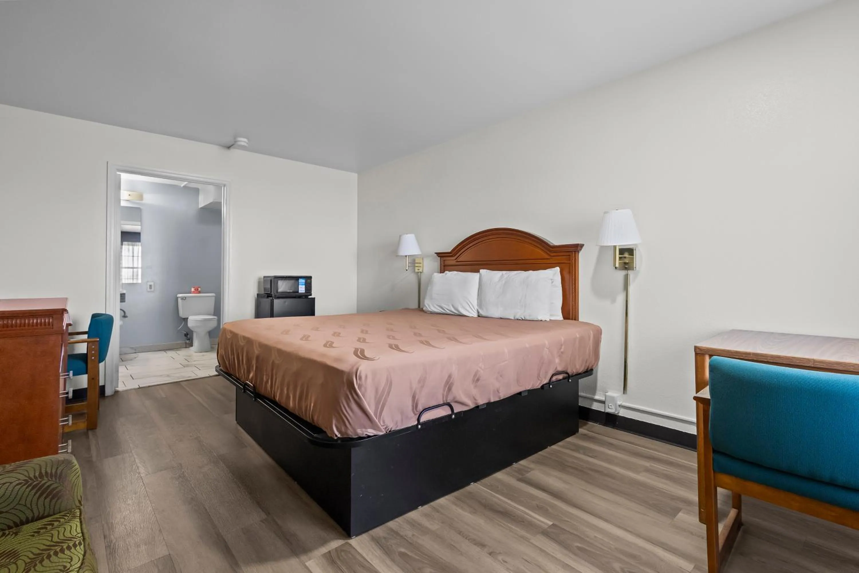 Bedroom, Bed in Capital O First Heritage Inn Rantoul IL I 57