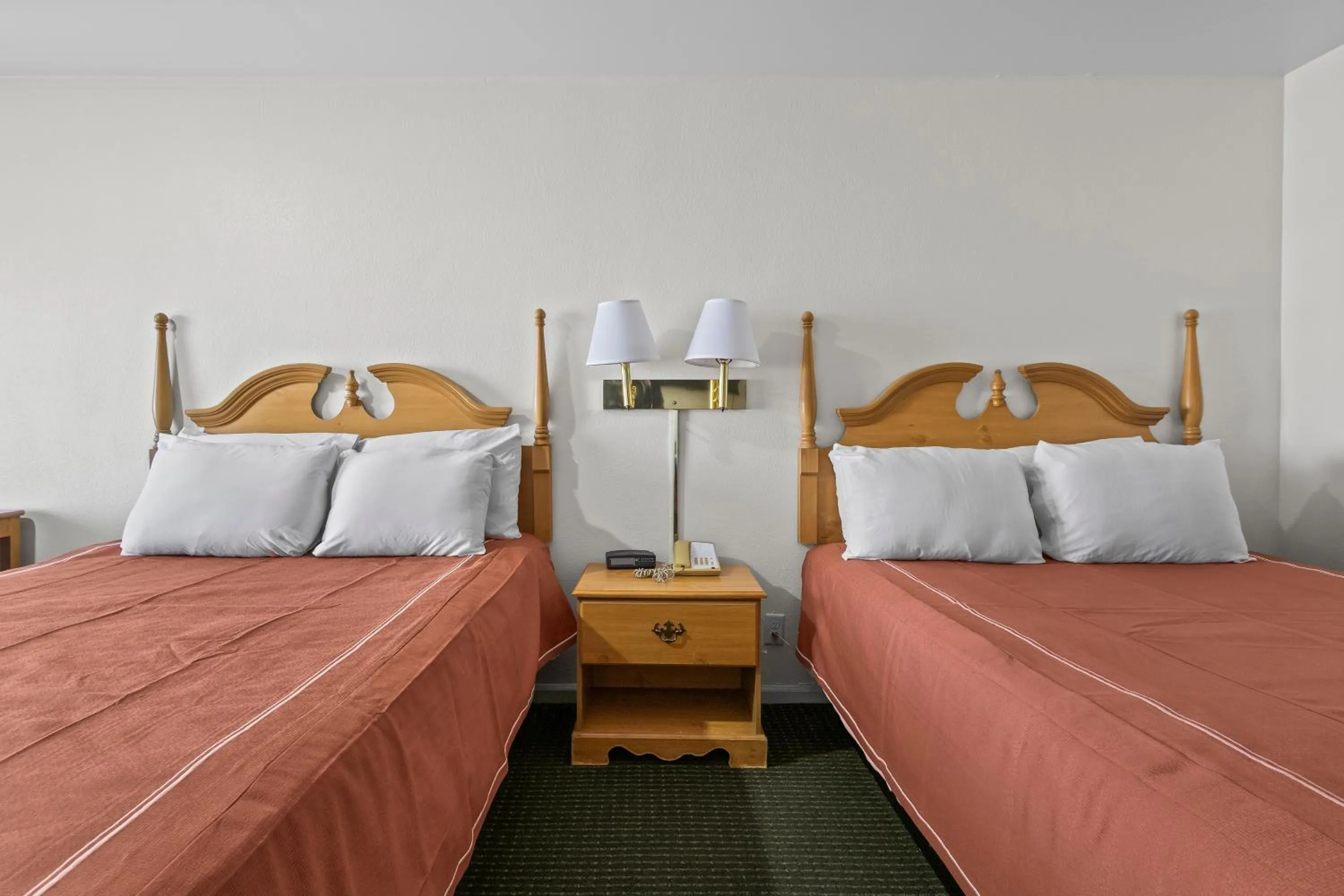 Bedroom, Bed in Capital O First Heritage Inn Rantoul IL I 57