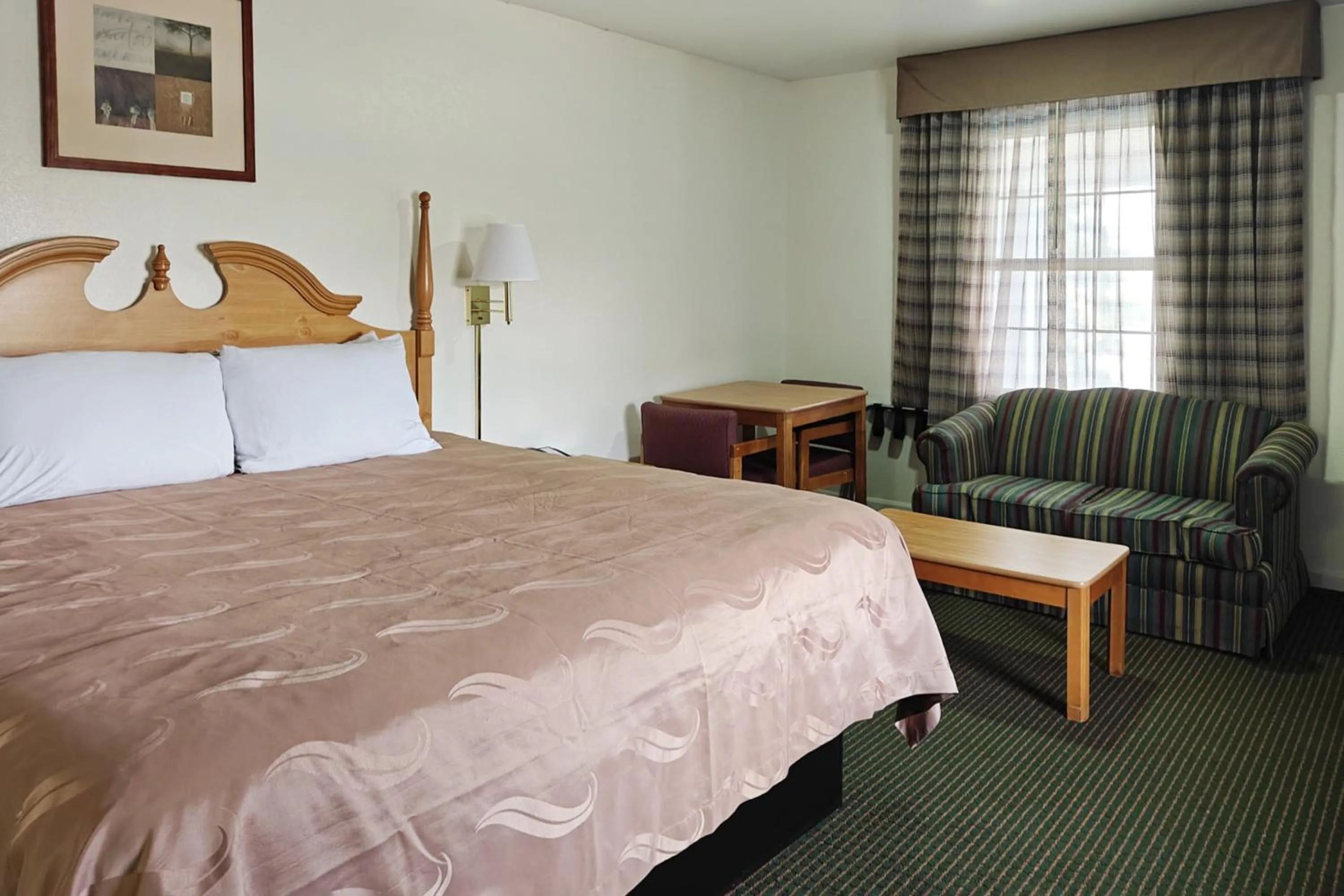 Bedroom, Bed in Capital O First Heritage Inn Rantoul IL I 57