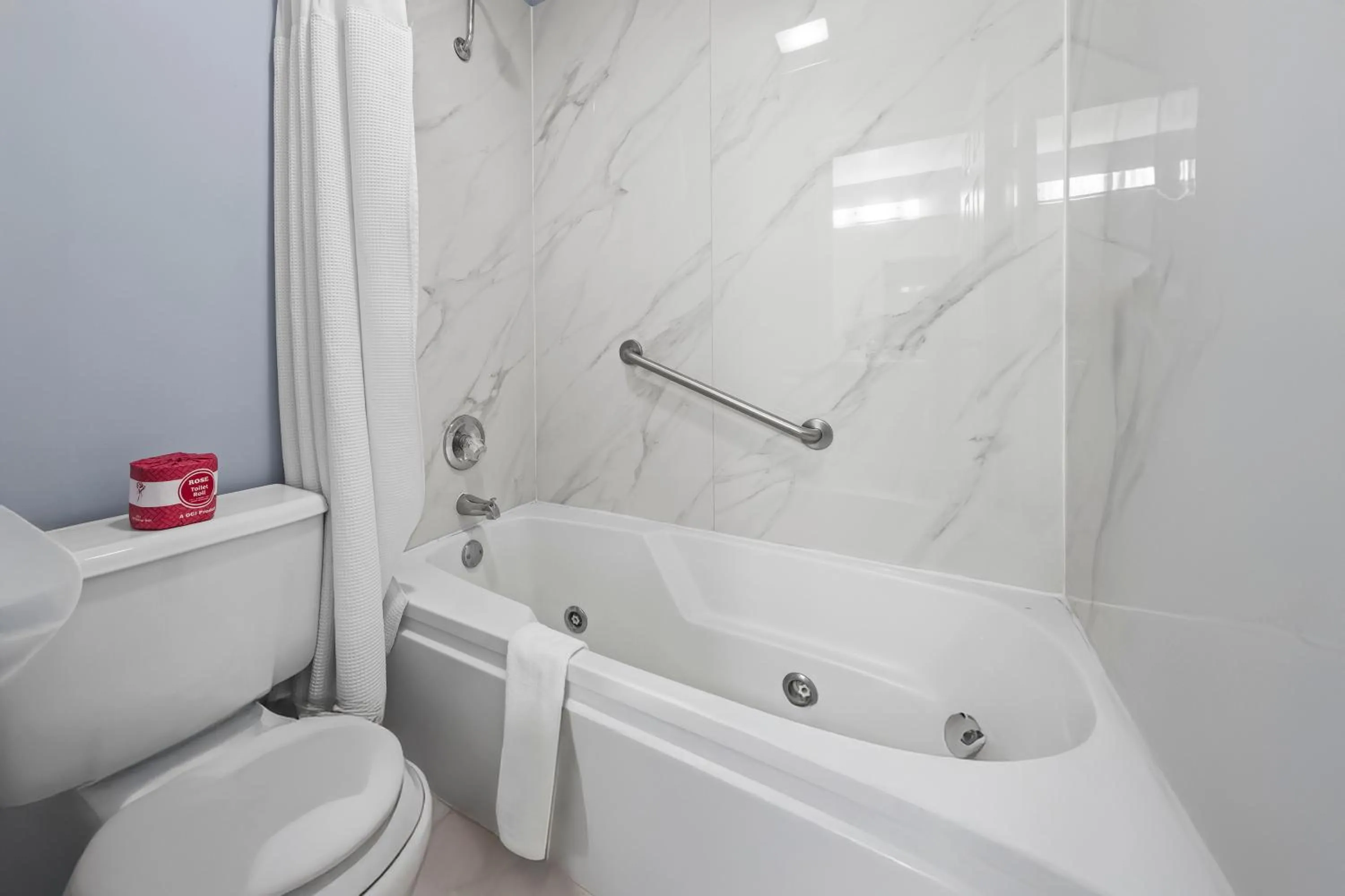 Bathroom in Capital O First Heritage Inn Rantoul IL I 57