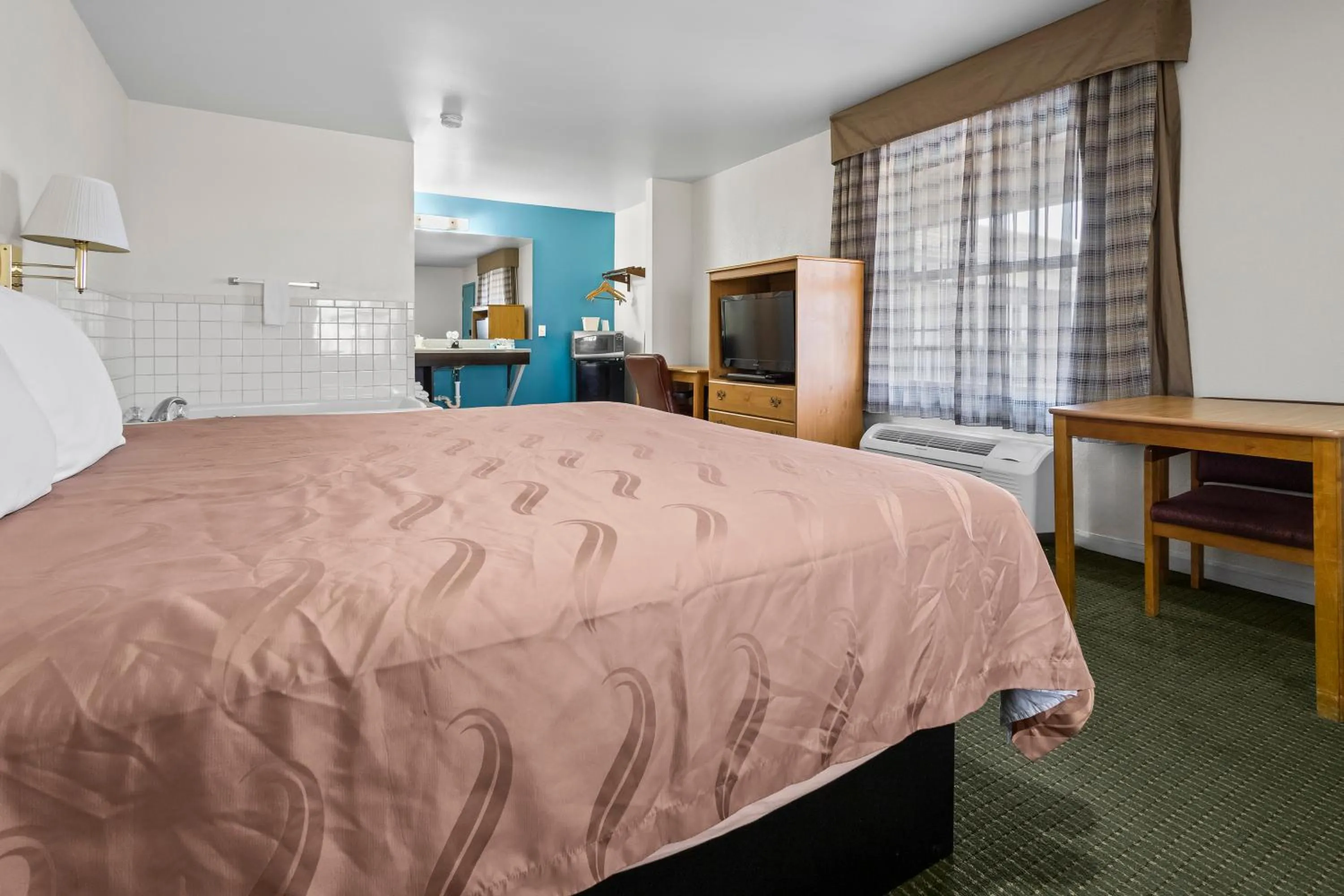 Bedroom, Bed in Capital O First Heritage Inn Rantoul IL I 57