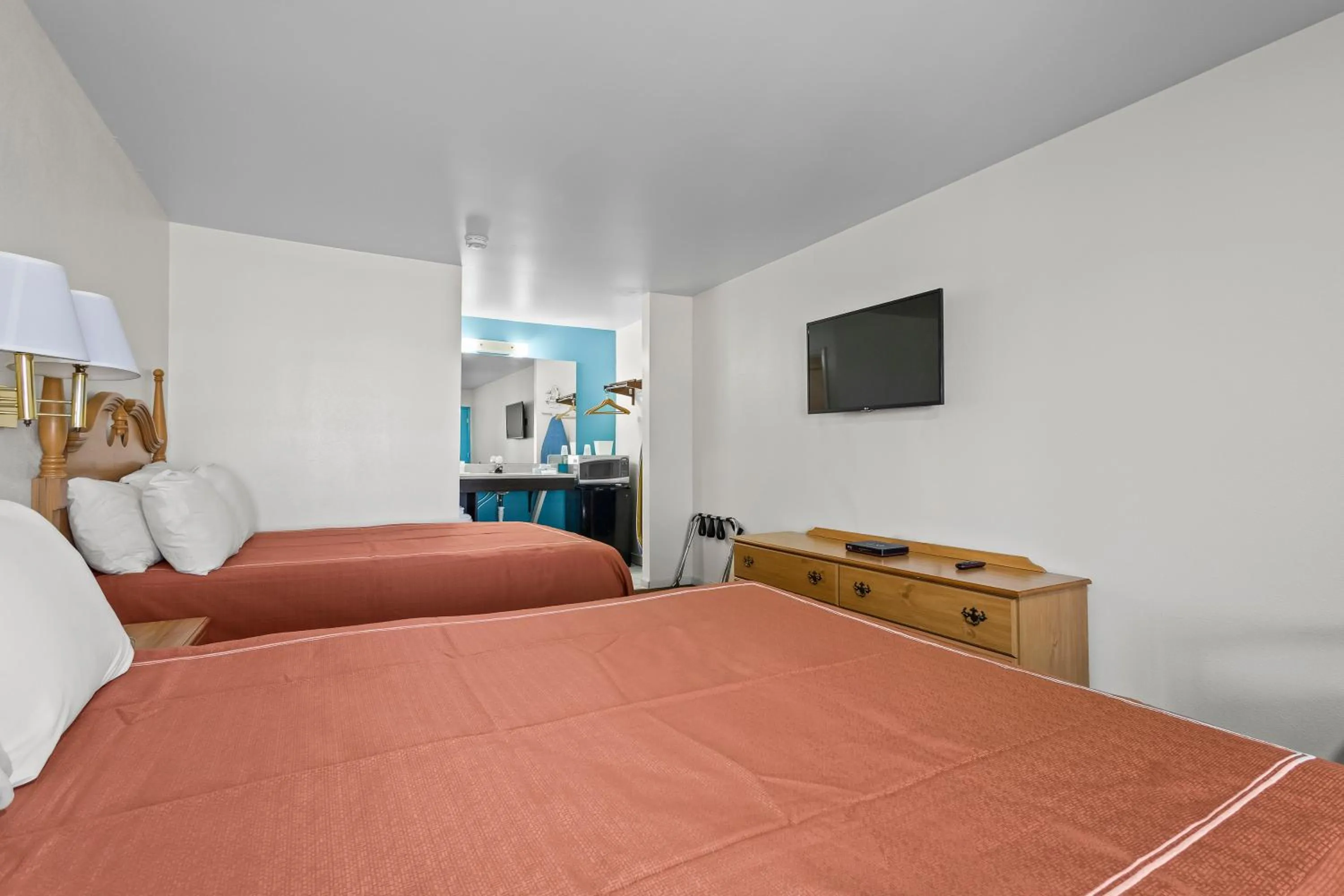 Bedroom, Bed in Capital O First Heritage Inn Rantoul IL I 57