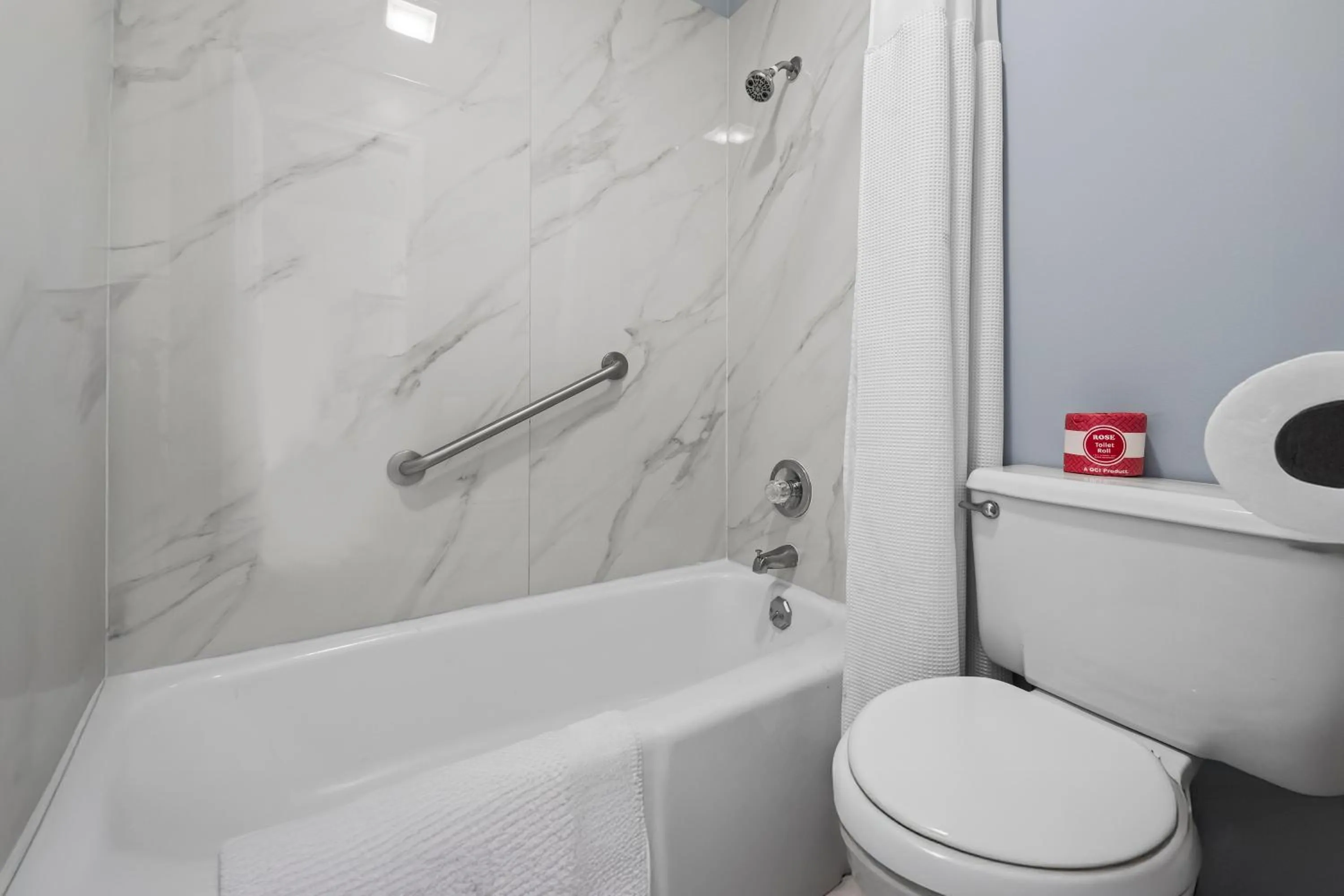 Bathroom in Capital O First Heritage Inn Rantoul IL I 57