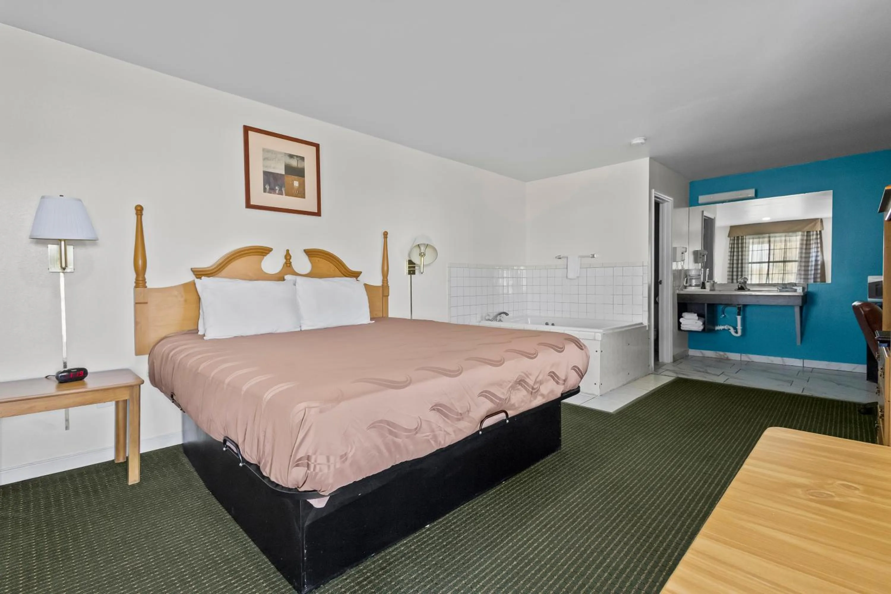 Bedroom, Bed in Capital O First Heritage Inn Rantoul IL I 57