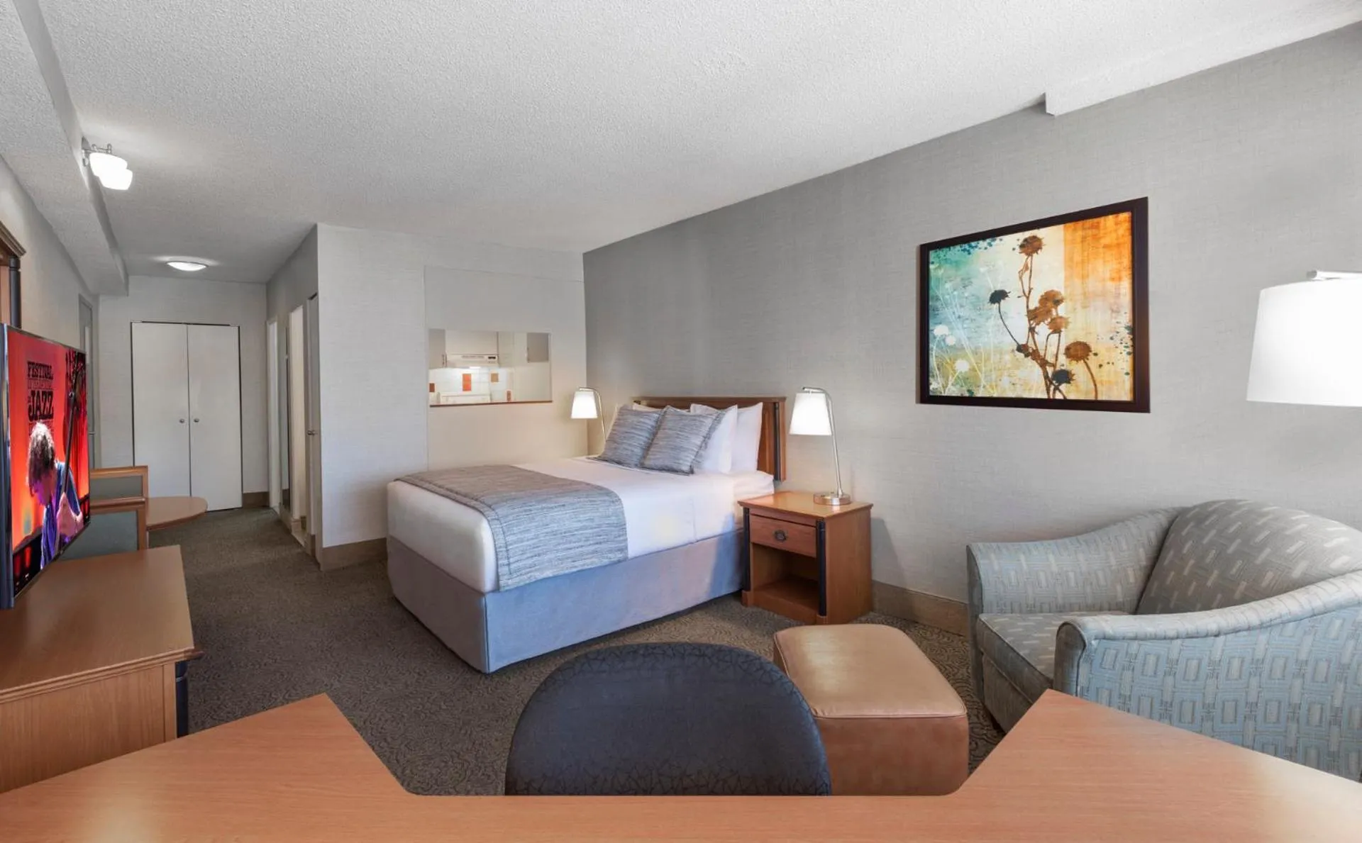 Photo of the whole room, Bed in L'Appartement Hôtel