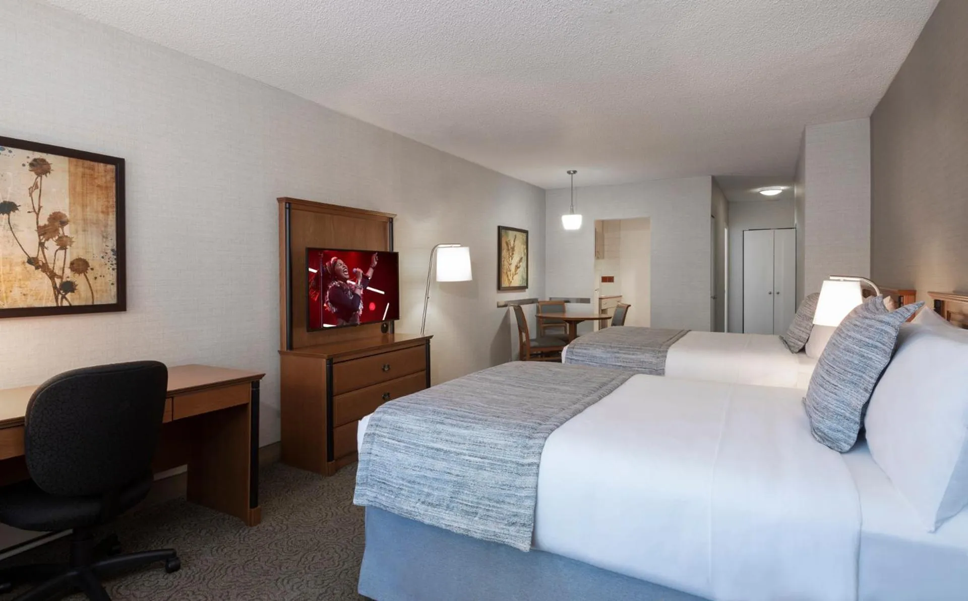 Photo of the whole room, Bed in L'Appartement Hôtel