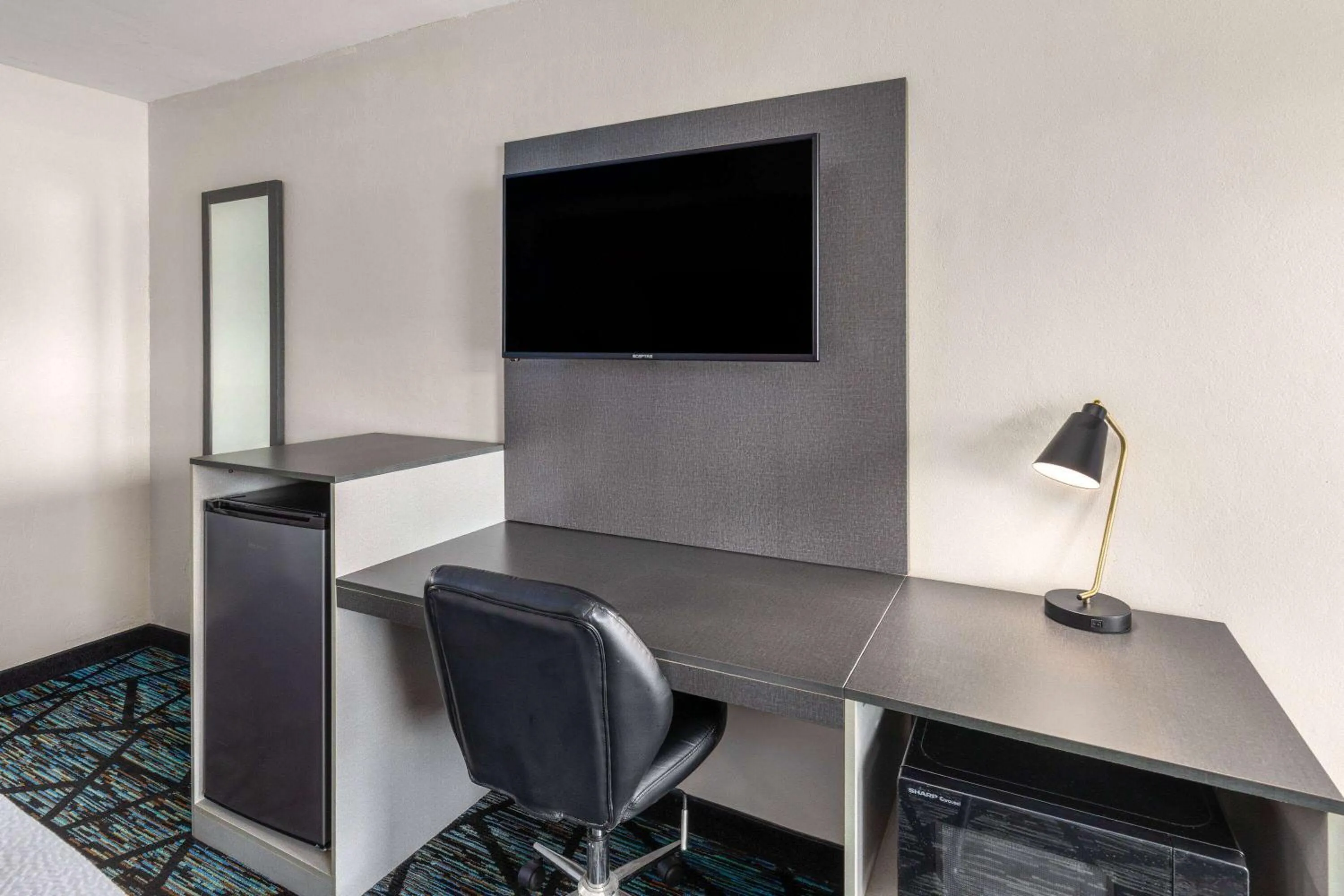 Photo of the whole room in Baymont by Wyndham Dothan