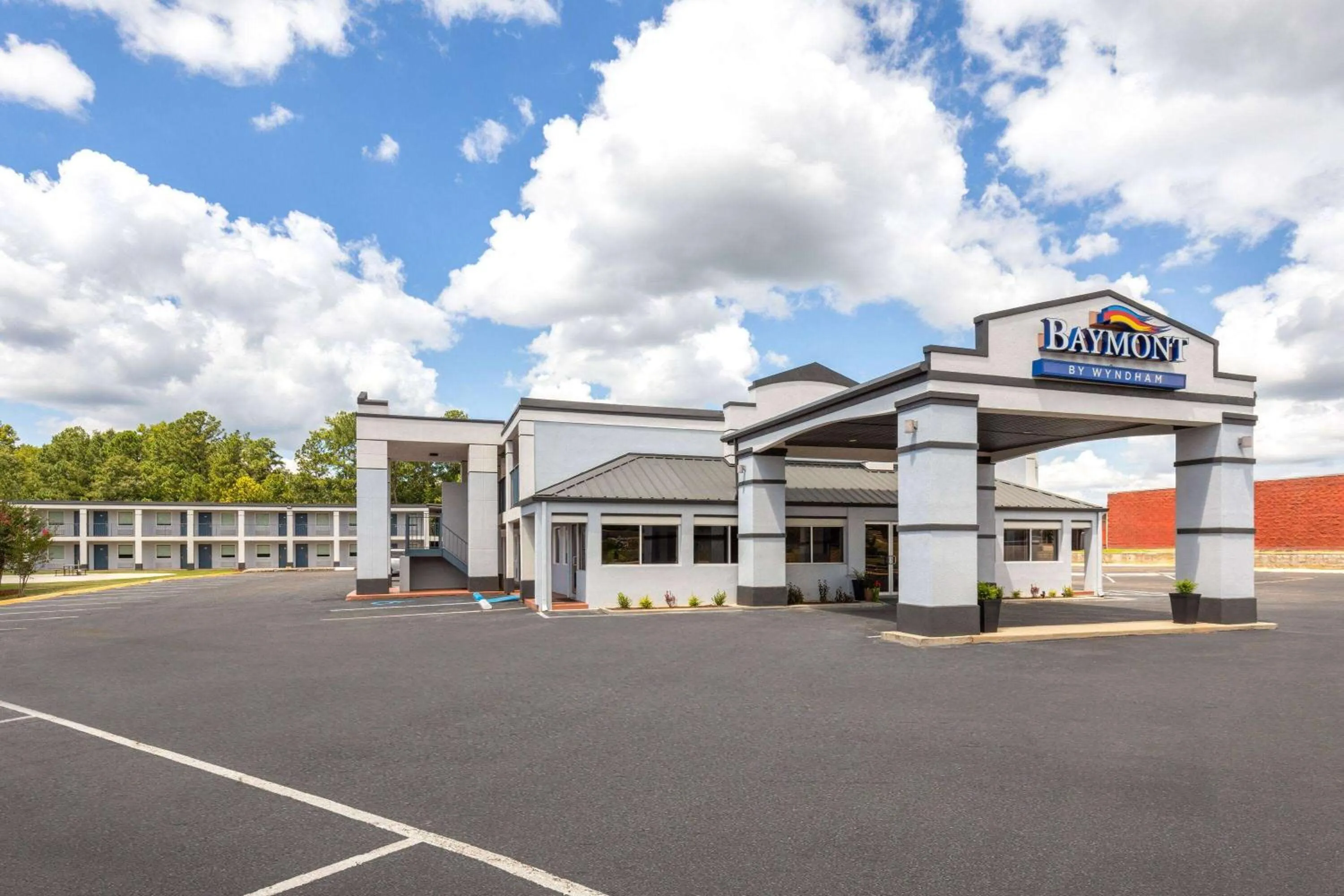 Property building in Baymont by Wyndham Dothan