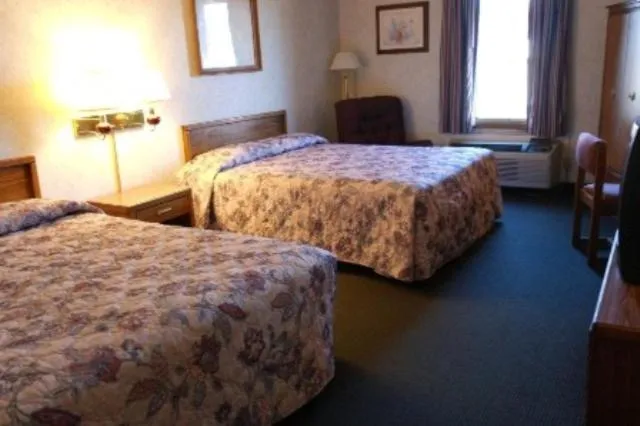 Bed in State Line Inn