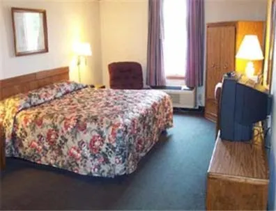 Bed in State Line Inn